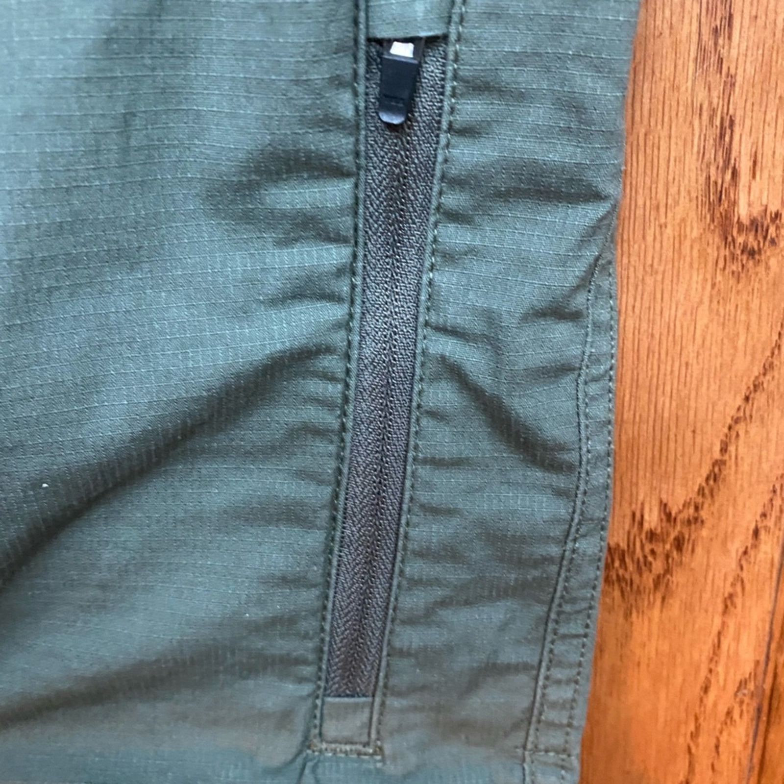 Vuori VUORUI $98 Womens Ripstop Pant Olive Small EUC Size 30" / US 8 / IT 44 - 8 Thumbnail