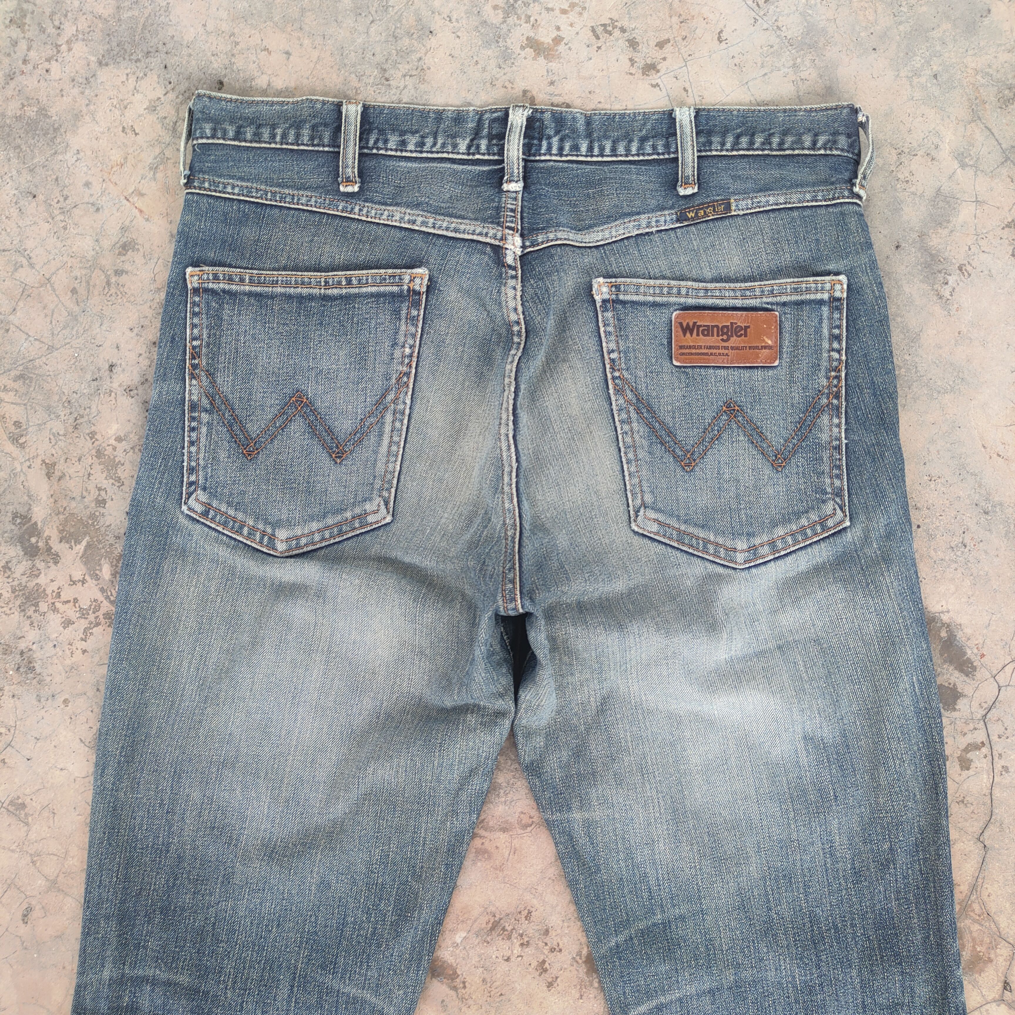 Wrangler W36 Vtg wrangler Faded distressed jeans denim pants Size US 35 - 9 Thumbnail
