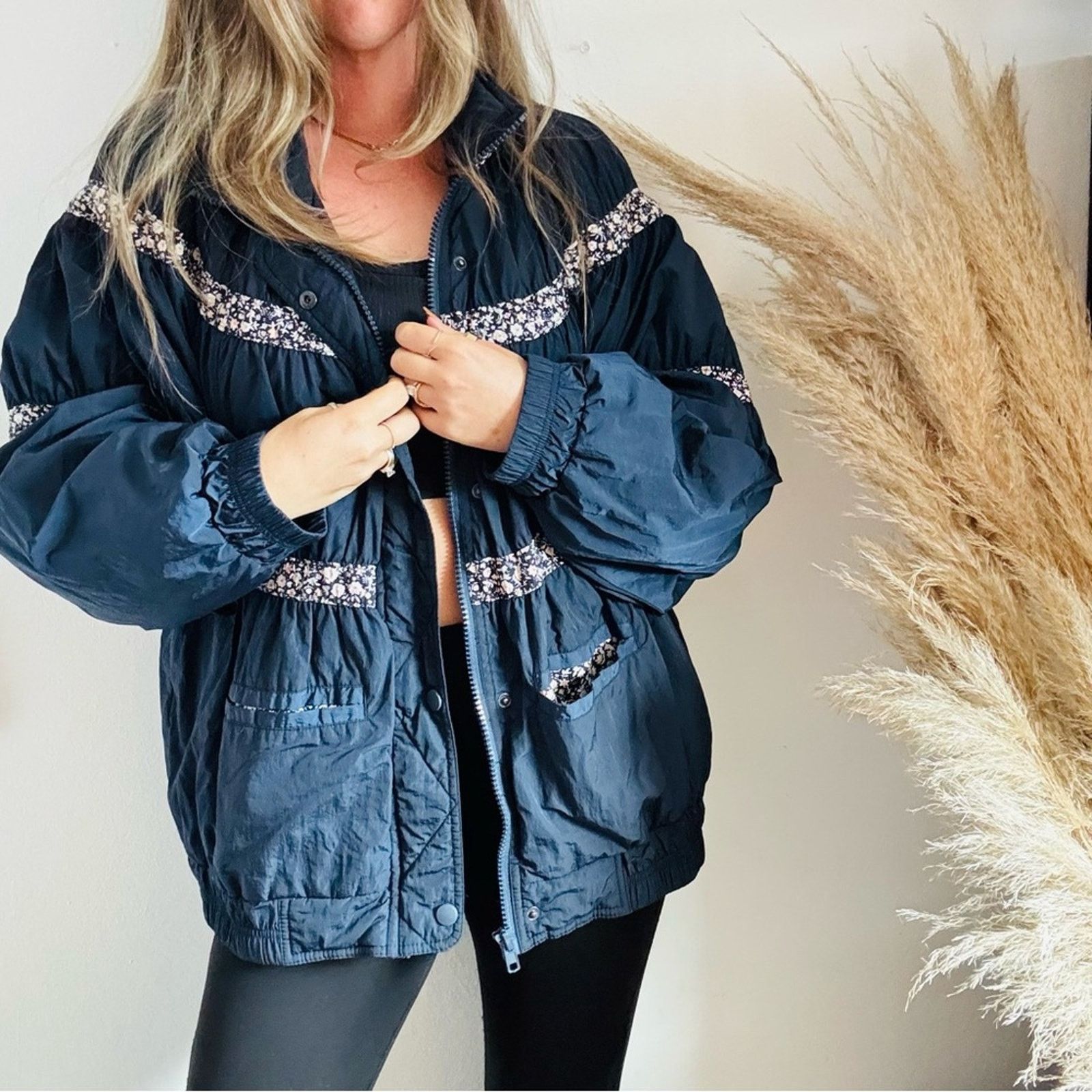 Free People FREE PEOPLE Navy White Floral Stripe $239 Puff Jacket Coat Size XL / US 12-14 / IT 48-50 - 1 Thumbnail