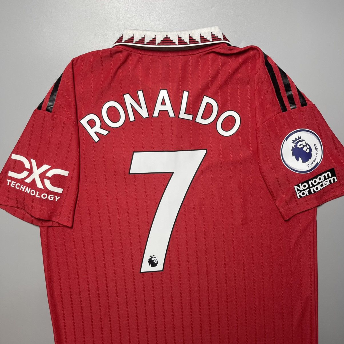 Vintage MANCHESTER UNITED ADIDAS 2022/2023 SOCCER JERSEY #7 RONALDO Size US M / EU 48-50 / 2 - 11 Thumbnail