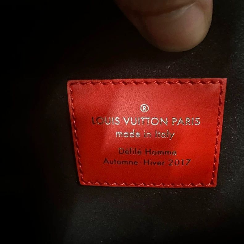 Louis Vuitton Louis Vuitton Red water ripple bag Size ONE SIZE - 6 Thumbnail