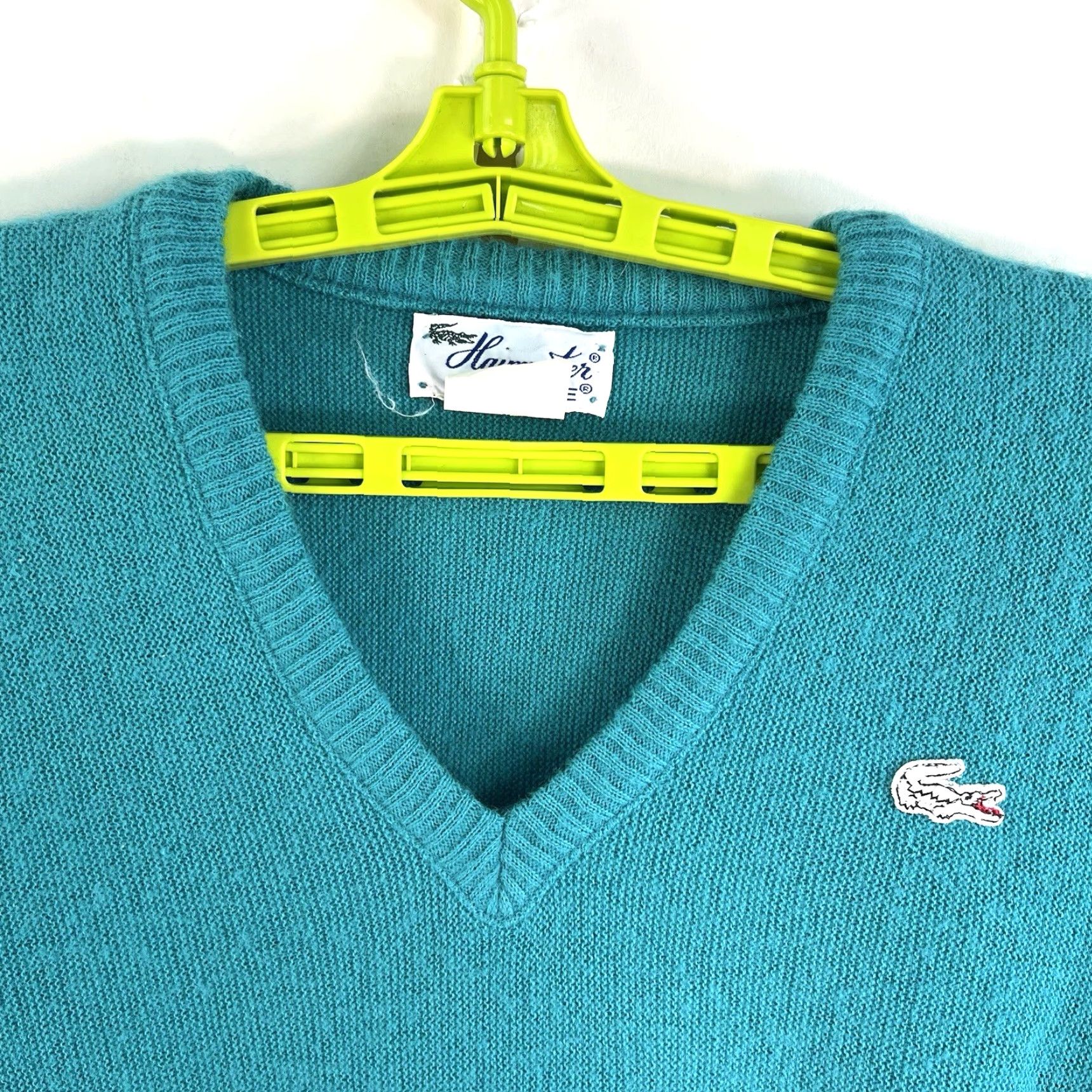Lacoste VINTAGE Lacoste Women’s Logo V-Neck Sweater Green Size 36 100% Acrylic Casual Long Sleeve Pullover Size XS / US 0-2 / IT 36-38 - 4 Thumbnail