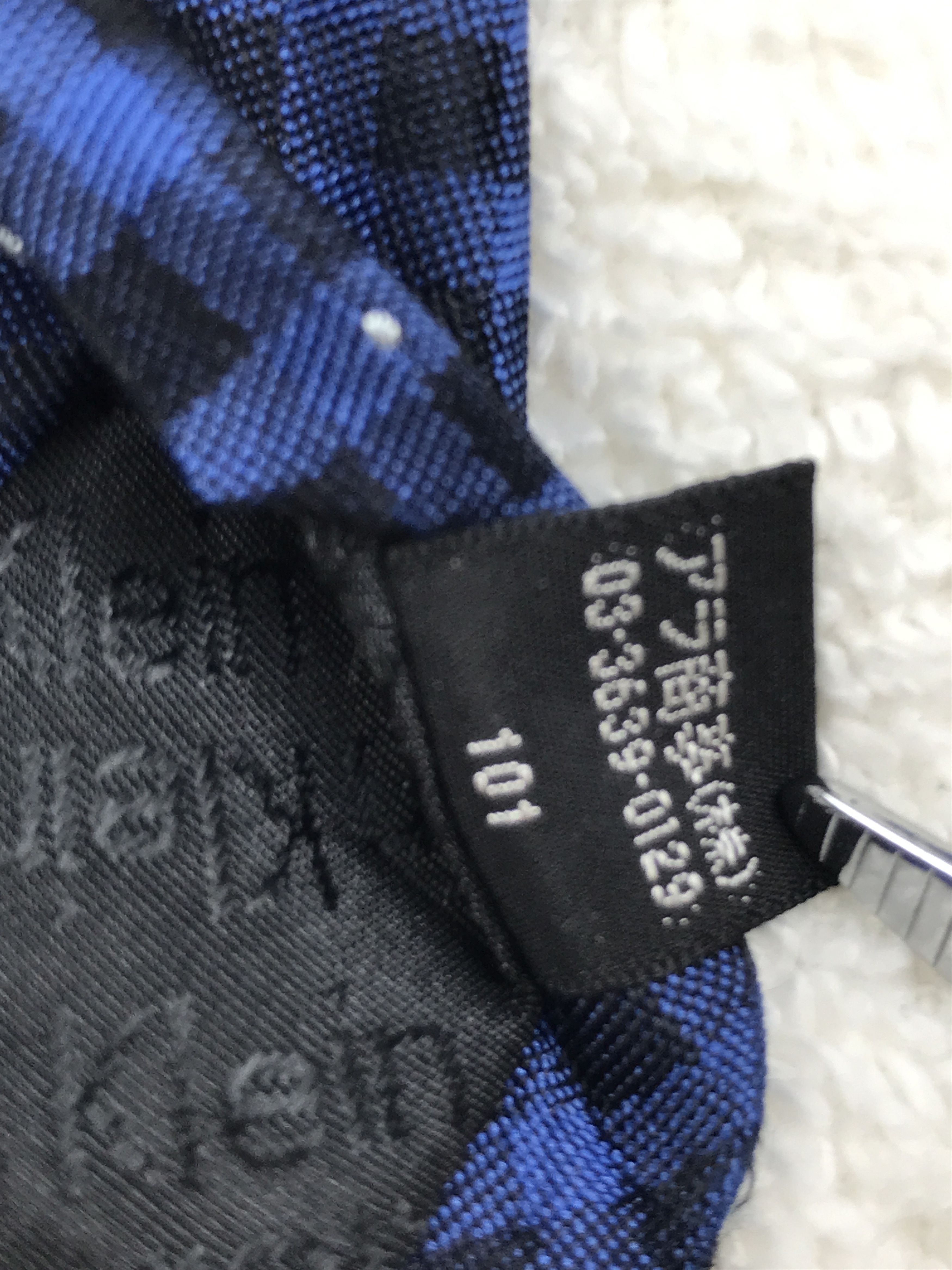 Calvin Klein × Designer × Vintage Vintage Calvin Klein Silk Necktie Size ONE SIZE - 7 Thumbnail