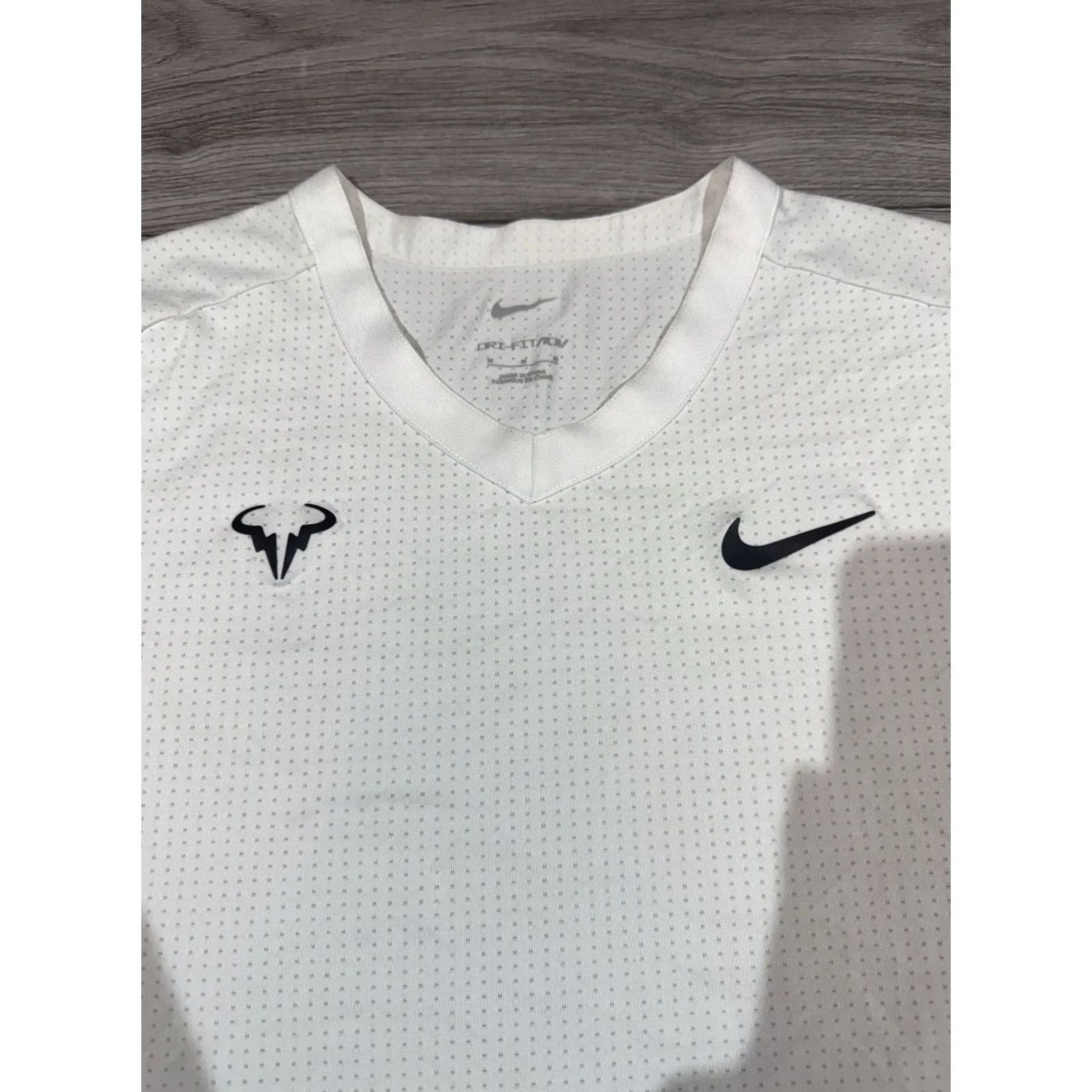 Nike Nike Rafa Nadal Wimbledon Dri Fit ADV White Tennis Shirt Men’s M CV2802-100 Size US M / EU 48-50 / 2 - 4 Thumbnail
