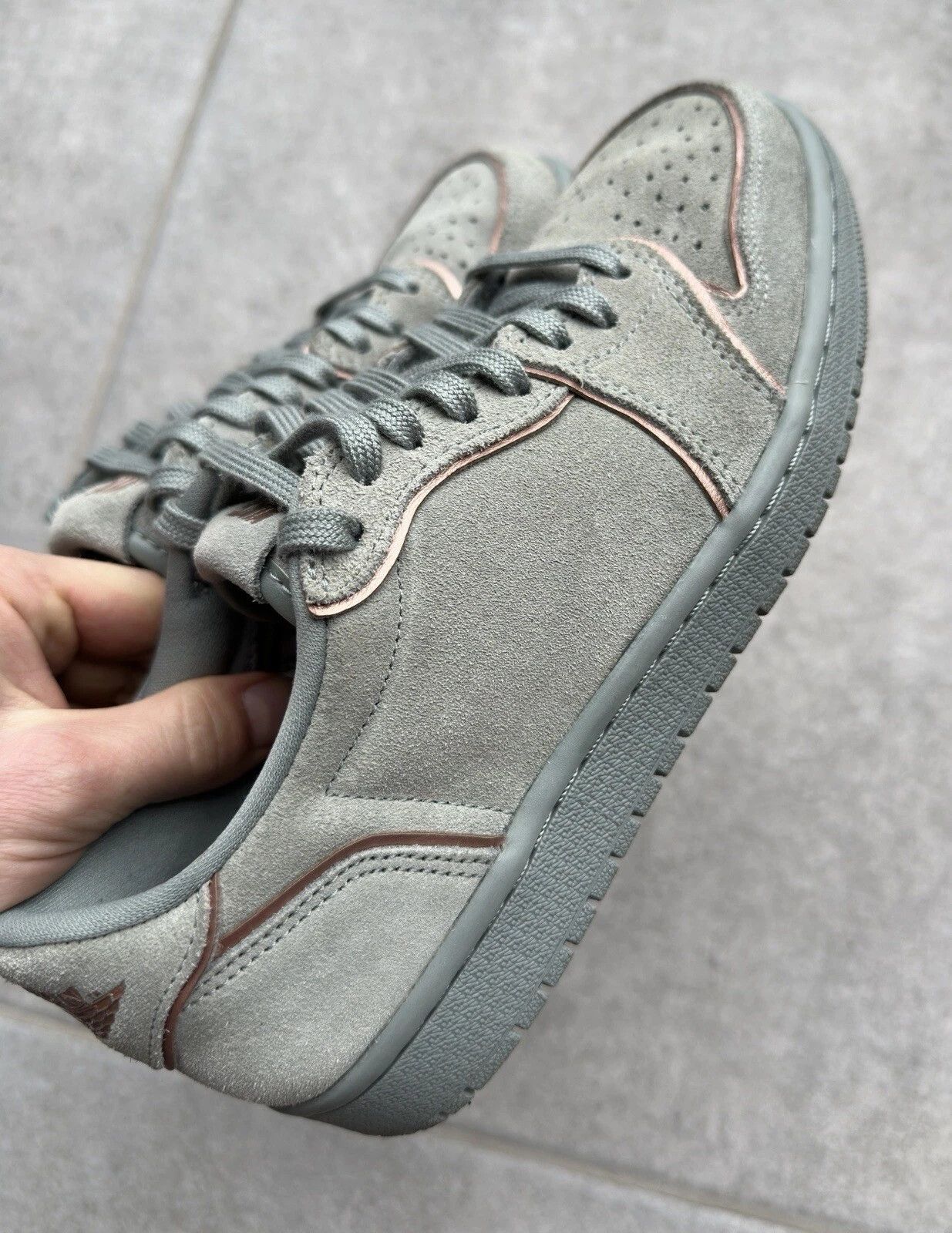 Nike Nike Air Jordan 1 Retro Low Suede Shoes Mica Green Trainers Size US 7.5 / IT 37.5 - 6 Thumbnail