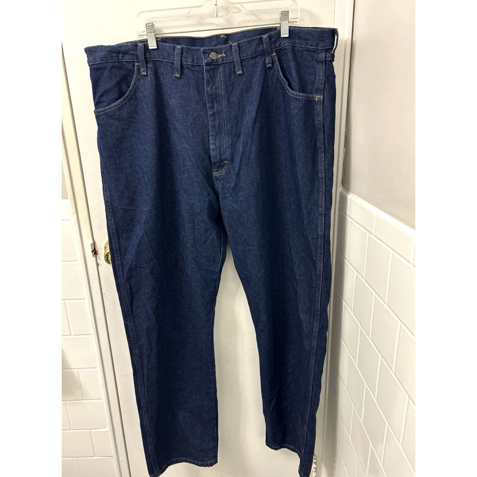 Wrangler Rustler Wrangler Jeans Mens 44x32 Dark Wash Regular Straight Leg Denim Rustler Wrangler Jeans Mens 44x32 Dark Wash Regular Straight Leg Denim Size US 44 / EU 60 - 6 Thumbnail