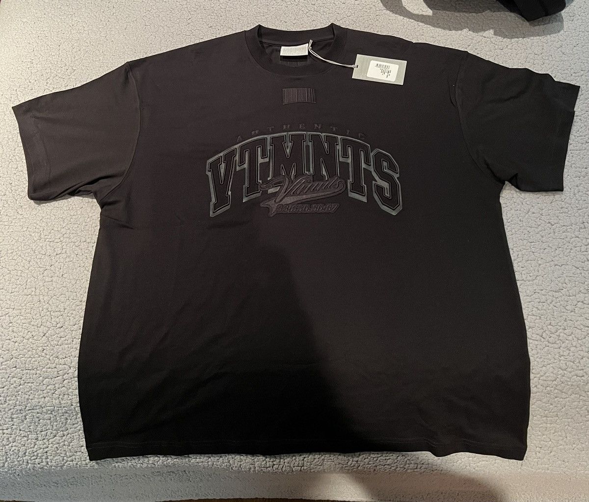 VTMNTS Vetements VTMNTS barcode collection She/her logo t shirt