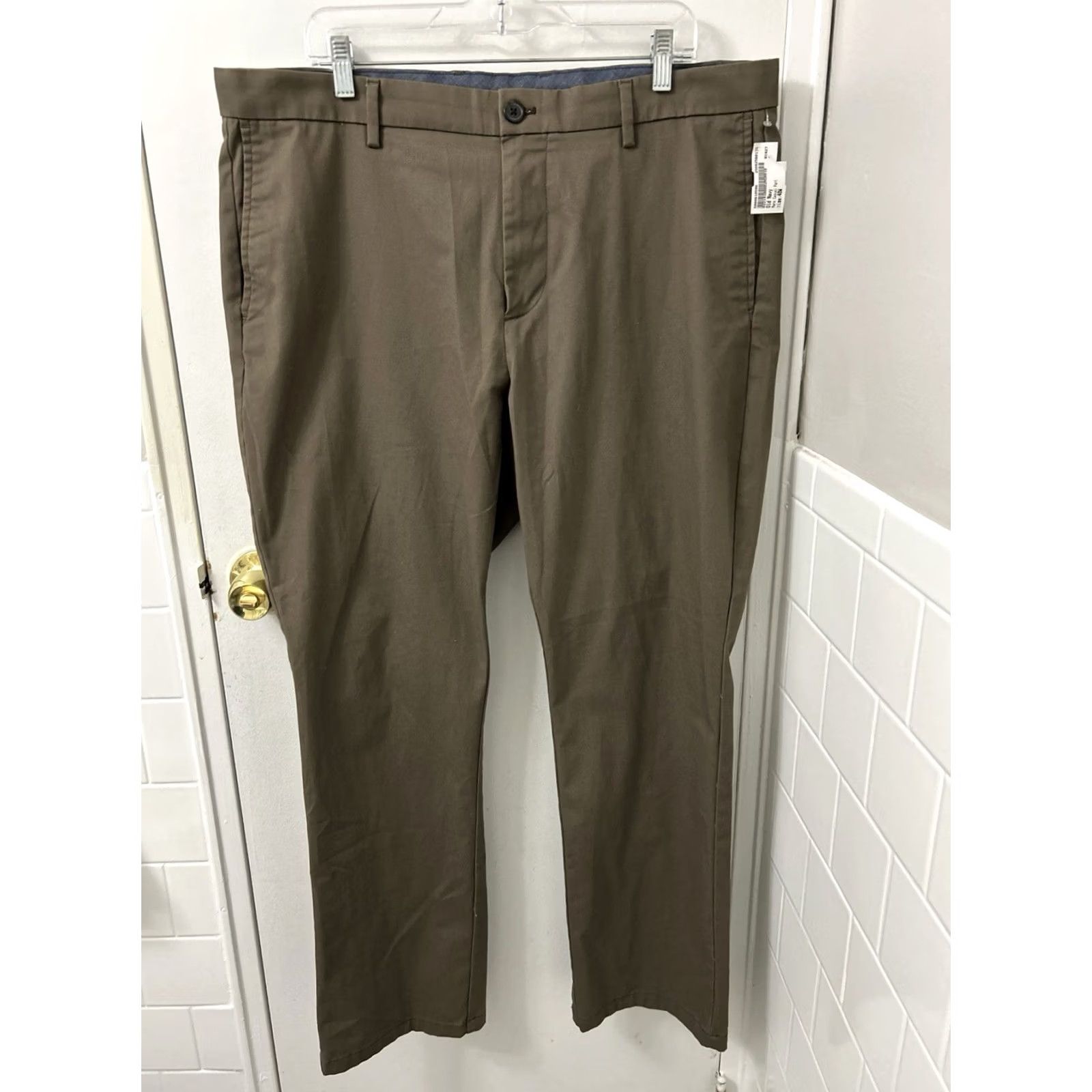 Old Navy Old Navy Pants Mens 40x32 Brown Ultimate Straight Built In Flex Chino Trousers Size US 40 / EU 56 - 2 Thumbnail