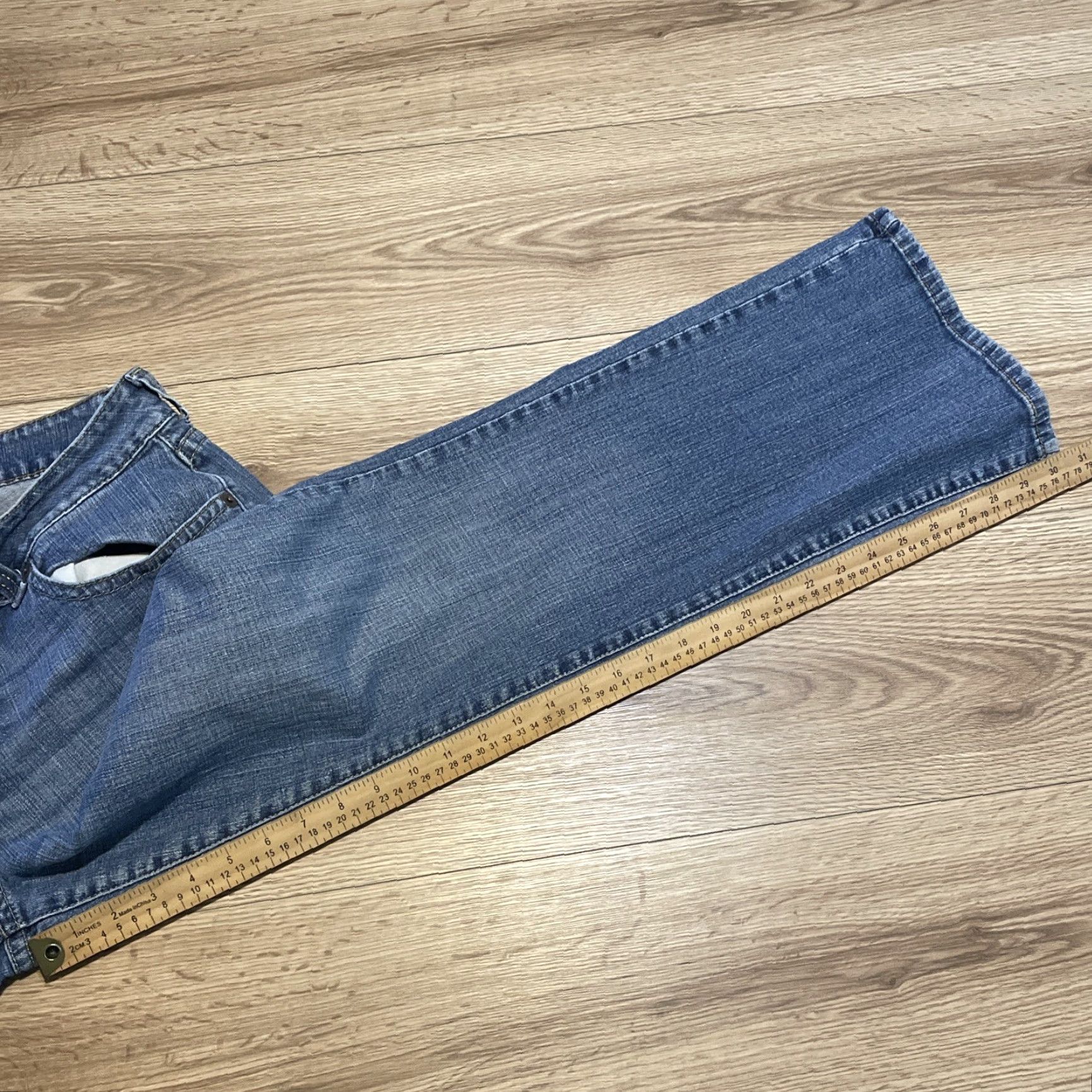 Levi's Levi's 542 Flare Denim Jeans Women 18M Medium Blue Pockets Regular 542 Model Cowgirl Rodeo Flap 18M Womens Jeans Size 40" / US 18 - 7 Thumbnail