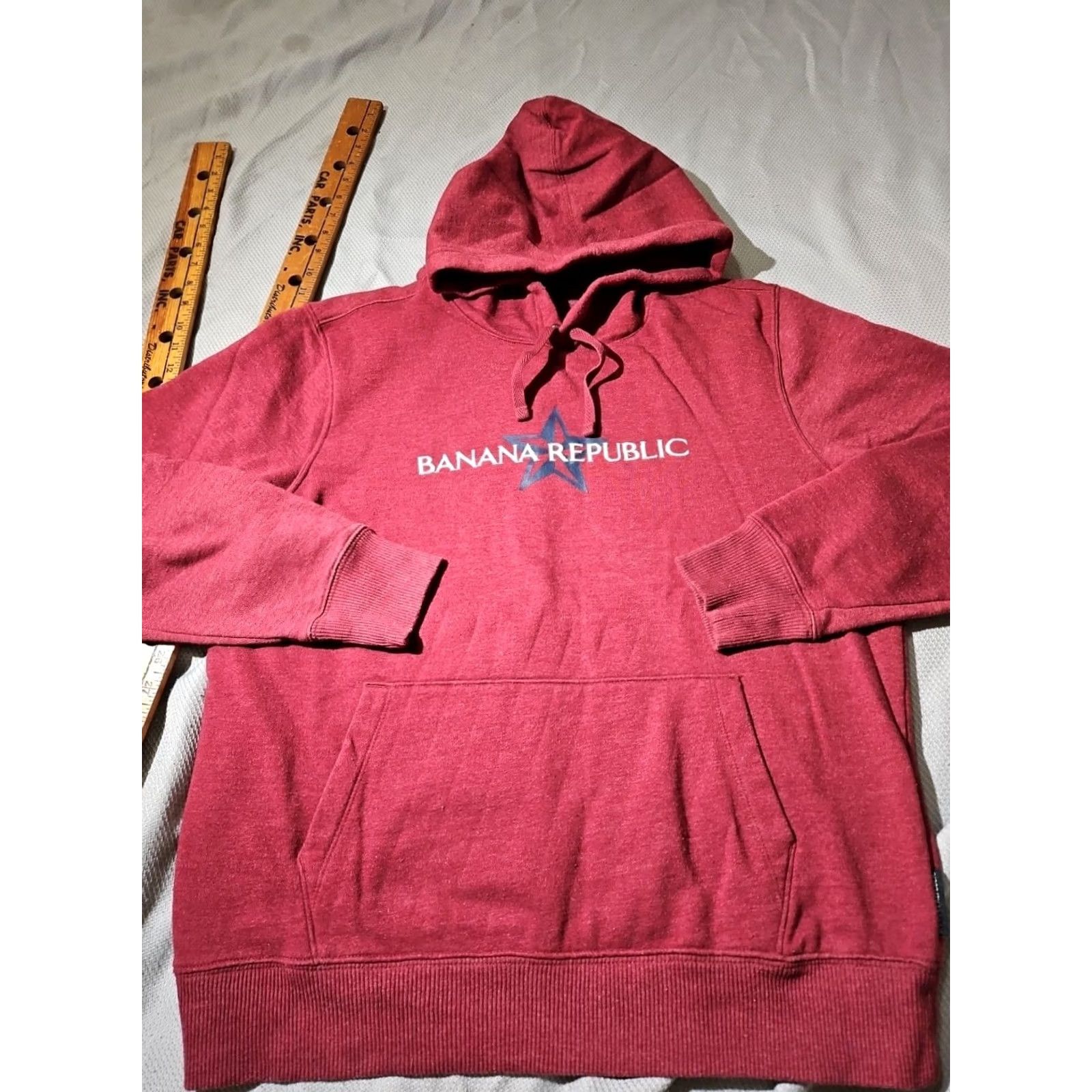 Banana Republic VINTAGE Banana Republic Hoodie Mens Large Red Logo Spell Out Graphic Pullover Star Shirt Size US L / EU 52-54 / 3 - 4 Thumbnail