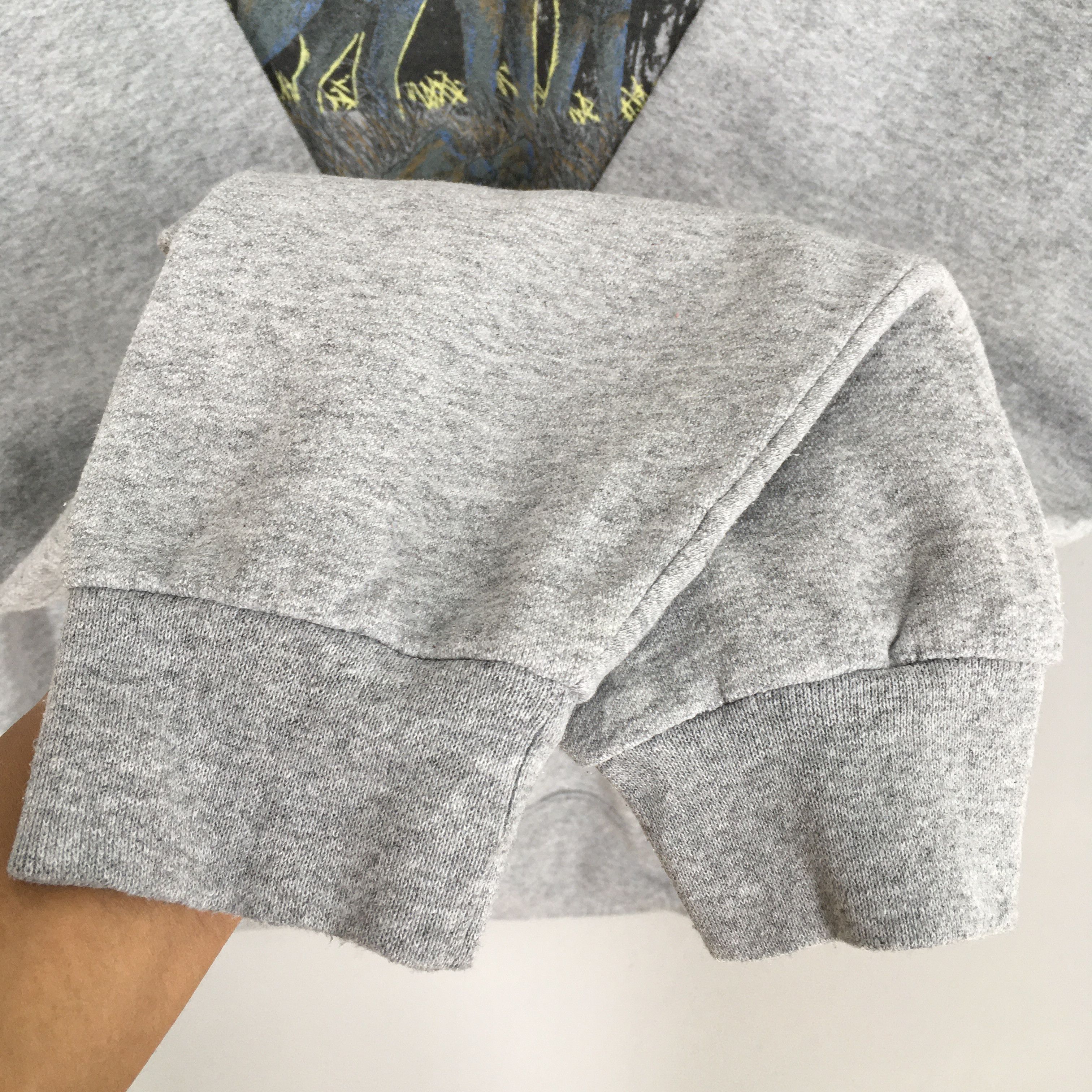 Vintage Y2K Lone Wolf Wildlife Gray Sweatshirt XLarge Menswear