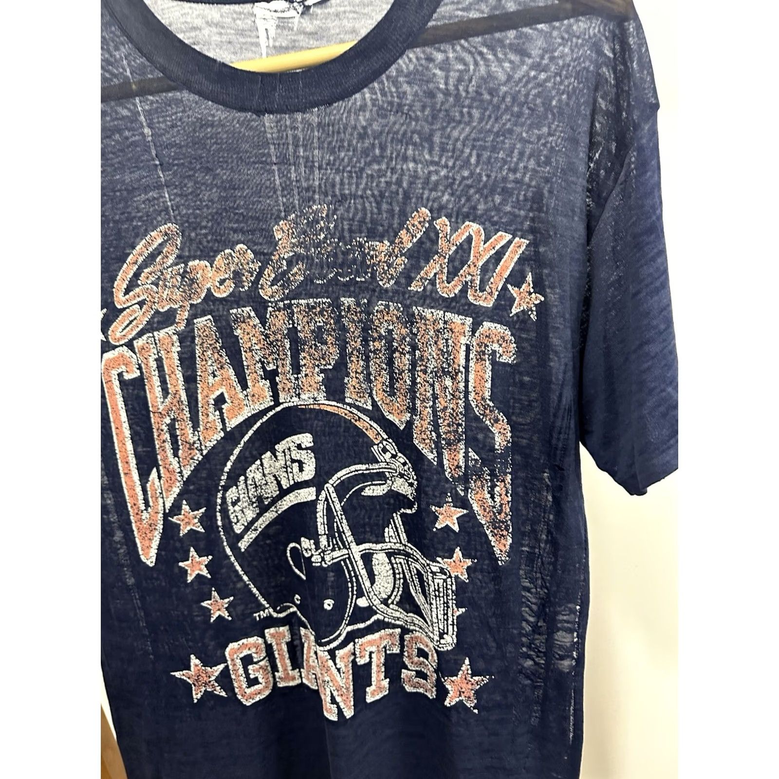 Vintage VTG 80s Super Bowl XXI 1986 Champions NY Giants NFL Paper Thin Burnout T-Shirt L Shirt Mens Blue Distressed Football Thin Thrashed Threadbare Worn Size US L / EU 52-54 / 3 - 6 Thumbnail