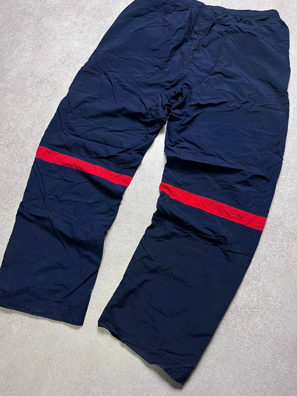 Nike Vintage Nike Swoosh Nylon Baggy Trackpants Y2K XL Size US 36 / EU 52 - 4 Thumbnail