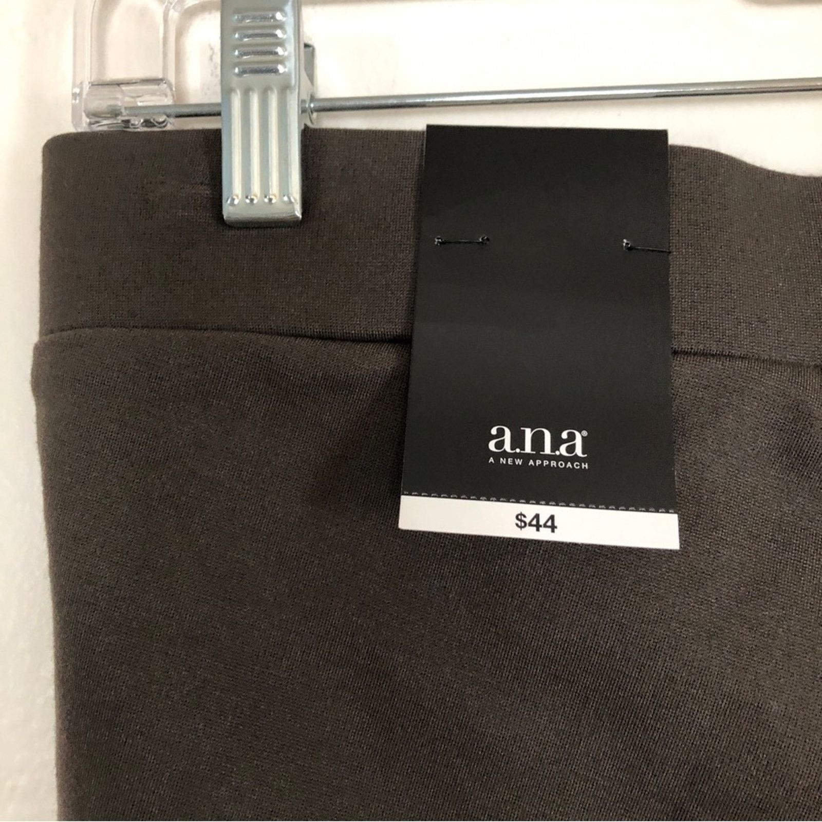 Other NWT a.n.a. Italian Olive Stretch Skinny Leggings Dress Pants Size 30" / US 8 / IT 44 - 6 Thumbnail