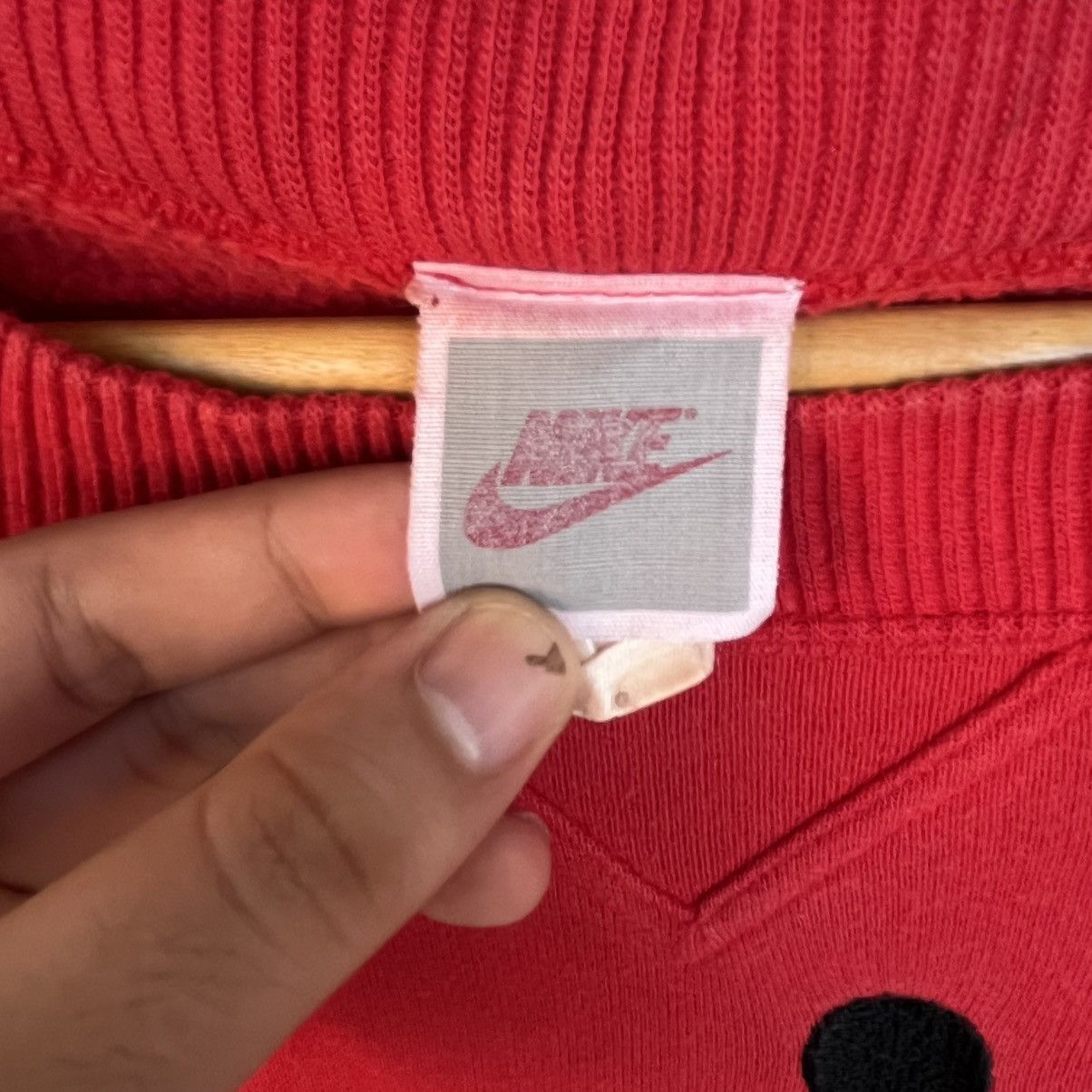 Other Vintage Jordan Nike Red Crewneck Sweatshirt Size M Size US M / EU 48-50 / 2 - 7 Thumbnail