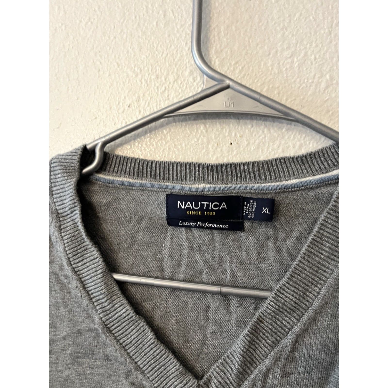 Nautica Nautica Shirt Men's XL Long Sleeve V-Neck Gray Solid Luxury Performance Embroidered Logo Pullover Knit Classic All Seasons Size US XL / EU 56 / 4 - 2 Thumbnail