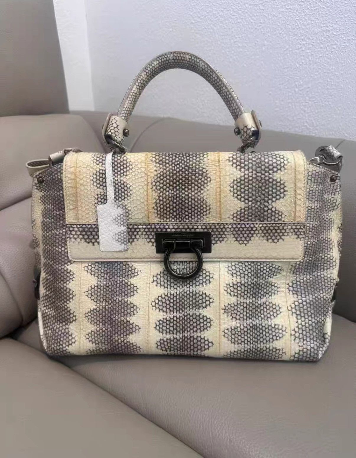 Salvatore Ferragamo Ferragamo snakeskin shoulder and handbag J38 Size ONE SIZE - 1 Thumbnail