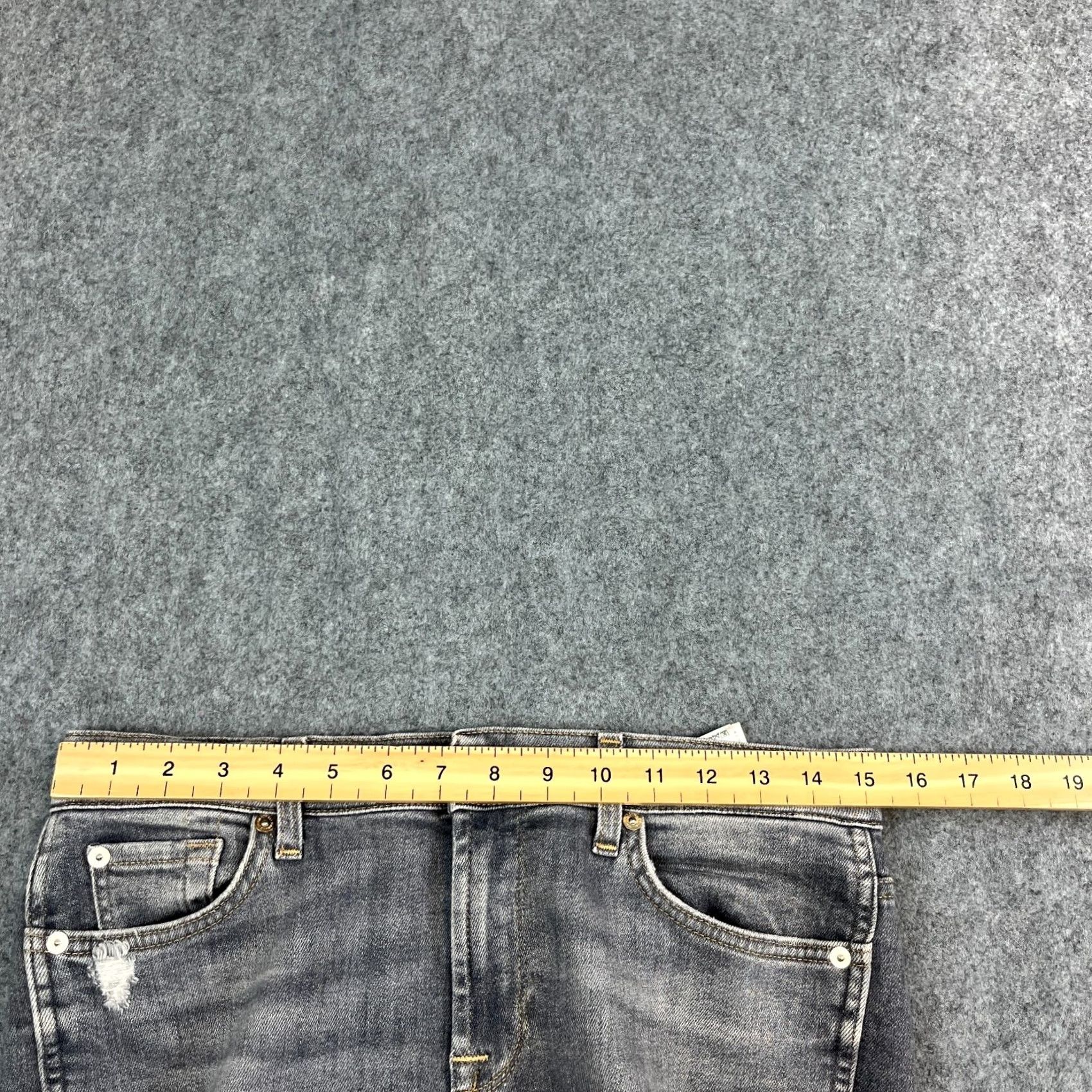 7 For All Mankind 7 For All Mankind Jeans Cropped Womens 10 Light Grey Denim Stretch 7 For All Mankind Jeans Cropped Womens 10 Light Grey Denim Stretch Size 32" / US 10 / IT 46 - 7 Thumbnail
