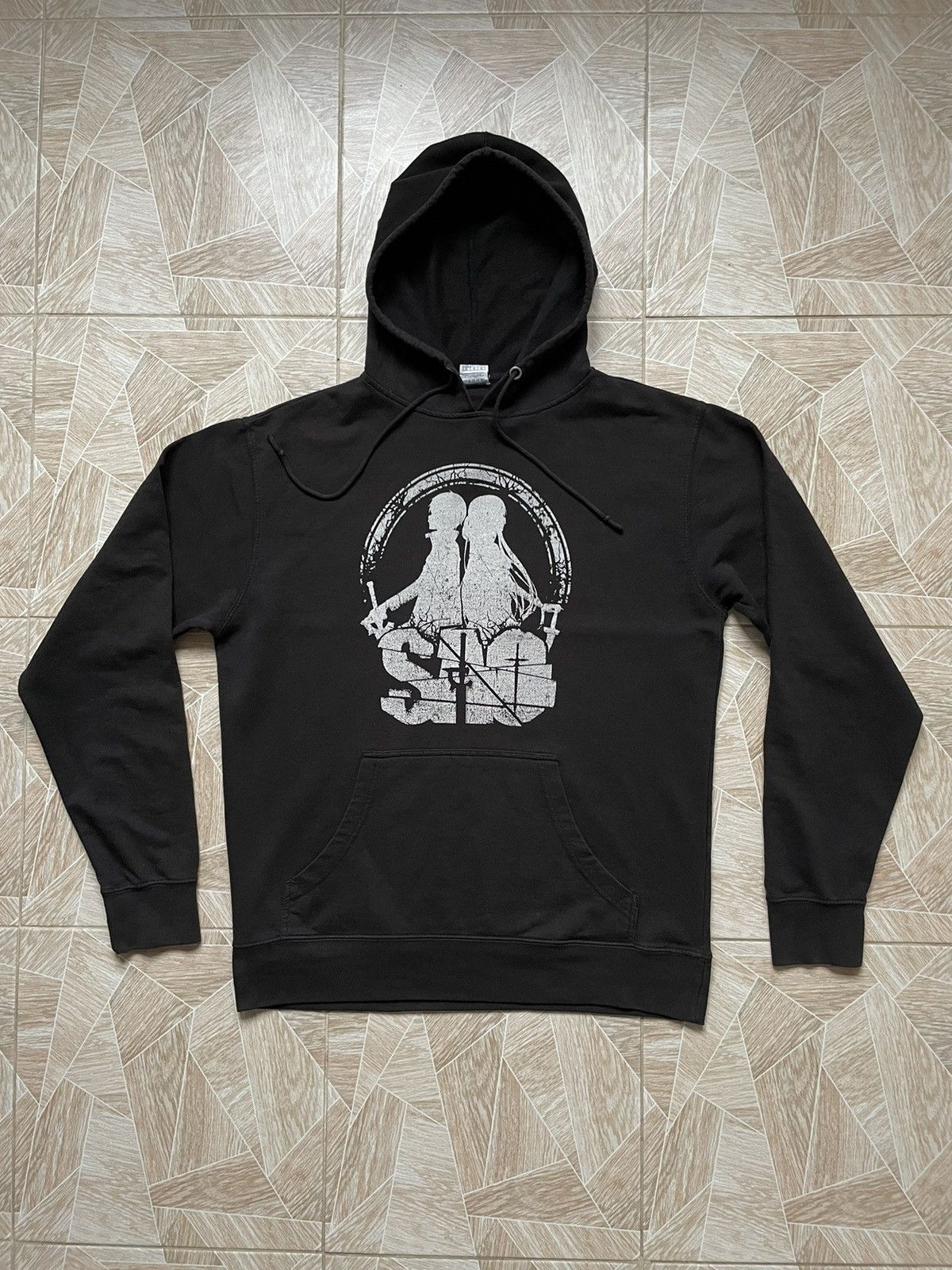 Anime × Japanese Brand × Vintage Vintage 90’s Sword Art Online Anime Big Logo Faded Hoodie Size US L / EU 52-54 / 3 - 1 Thumbnail