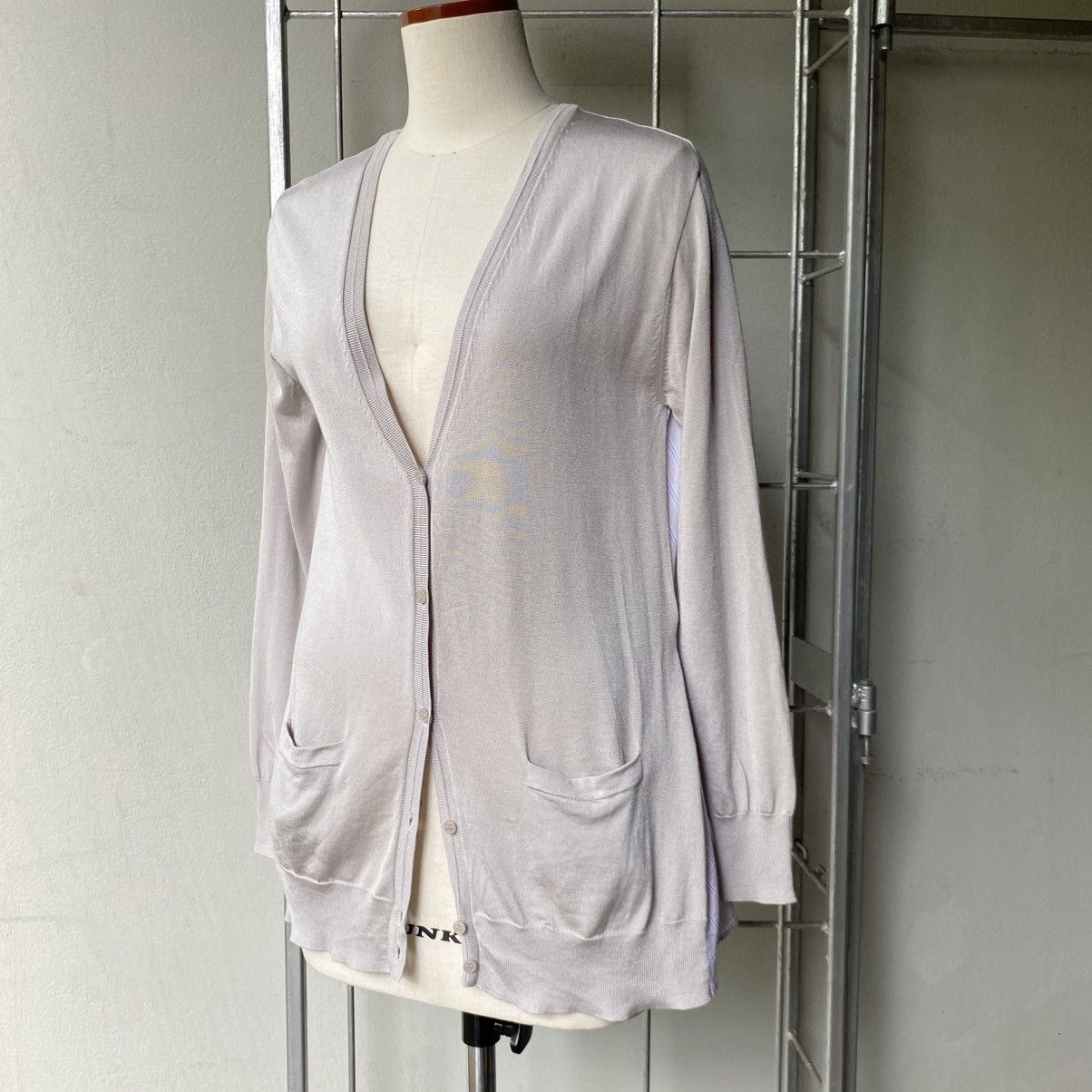Japanese Brand 😊Beige V-Neck Button-Up Cardigan with Pockets Size M / US 6-8 / IT 42-44 - 4 Thumbnail
