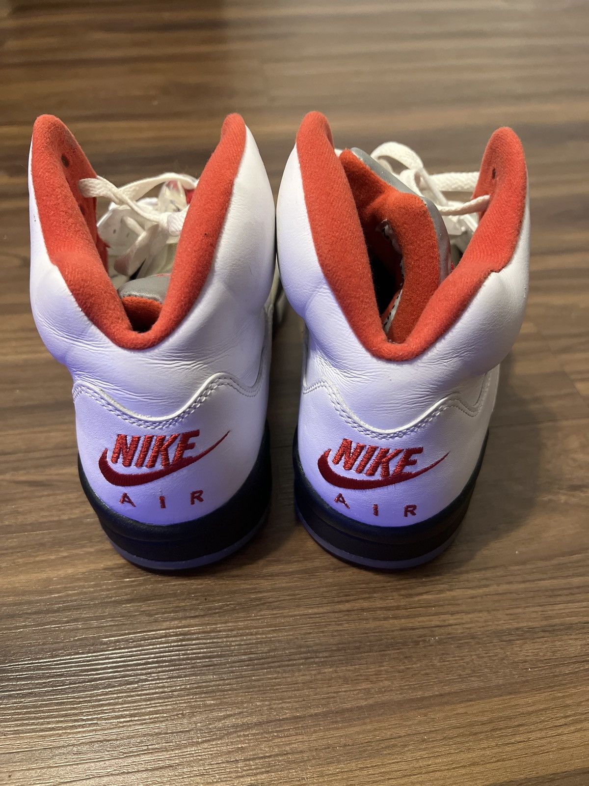 Jordan Brand Jordan 5 Retro Fire Red Silver tongue(2020). Size US 9 / EU 42 - 6 Thumbnail