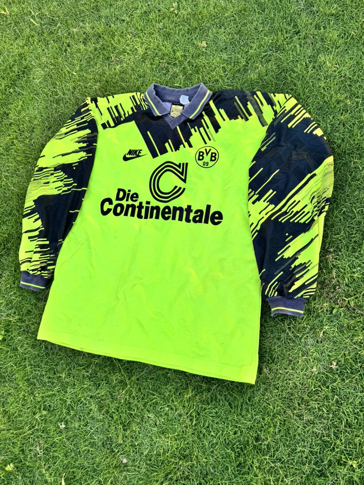 Nike BORUSSIA DORTMUND 1993 1994 SHIRT JERSEY LONG SLEEVE NIKE Size US XL / EU 56 / 4 - 2 Thumbnail