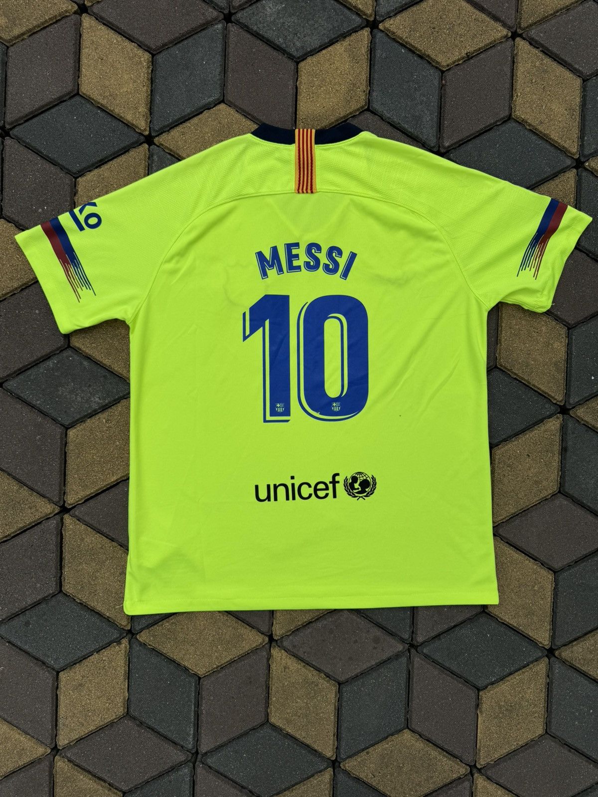 Nike FC Barcelona 2018 Away Leo Messi Jersey Size US XL / EU 56 / 4 - 2 Thumbnail