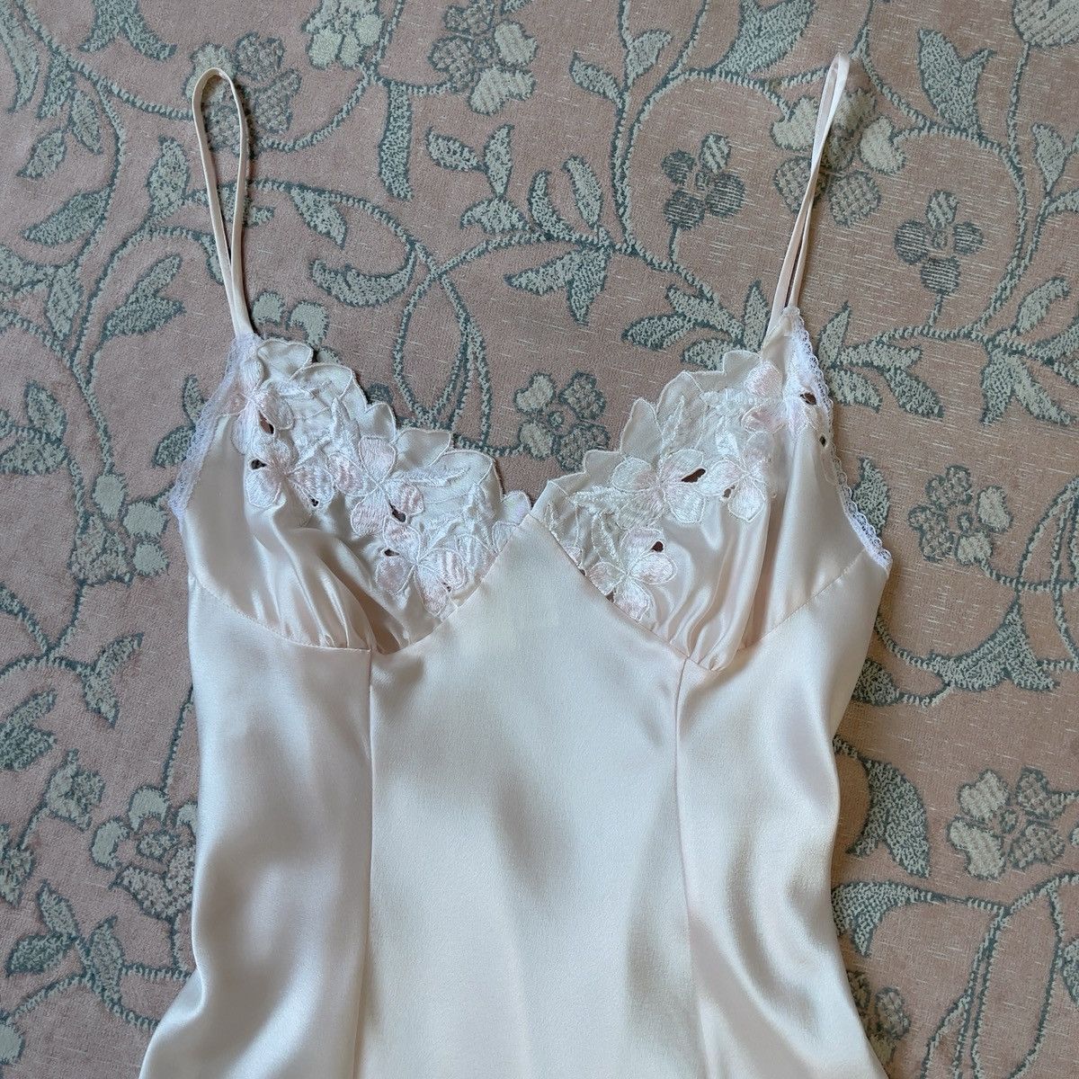 Victoria's Secret Victoria’s Secret 1980s Blush Pink Satin Mini Slip Dress (M) Size M / US 6-8 / IT 42-44 - 8 Thumbnail