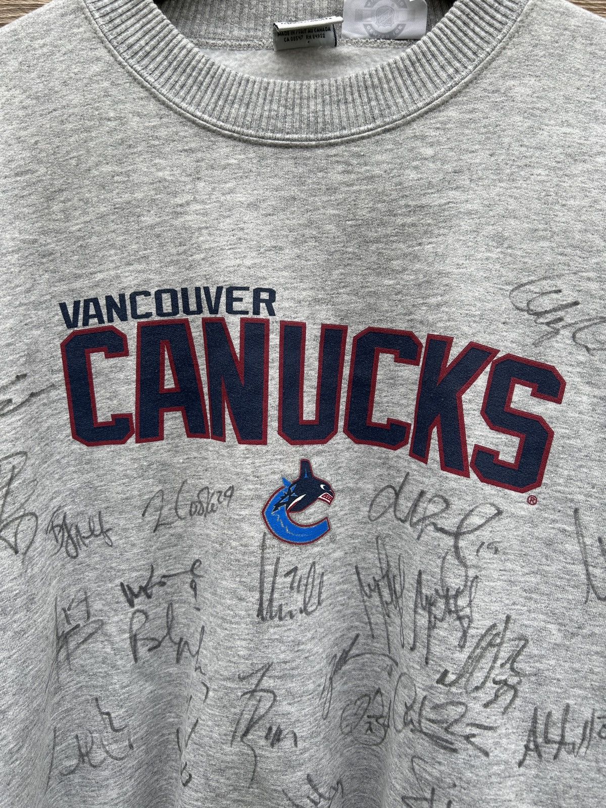 Ccm Vintage CCM Vancouver Canucks NHL Autographed Signed Sweat Size US M / EU 48-50 / 2 - 2 Thumbnail