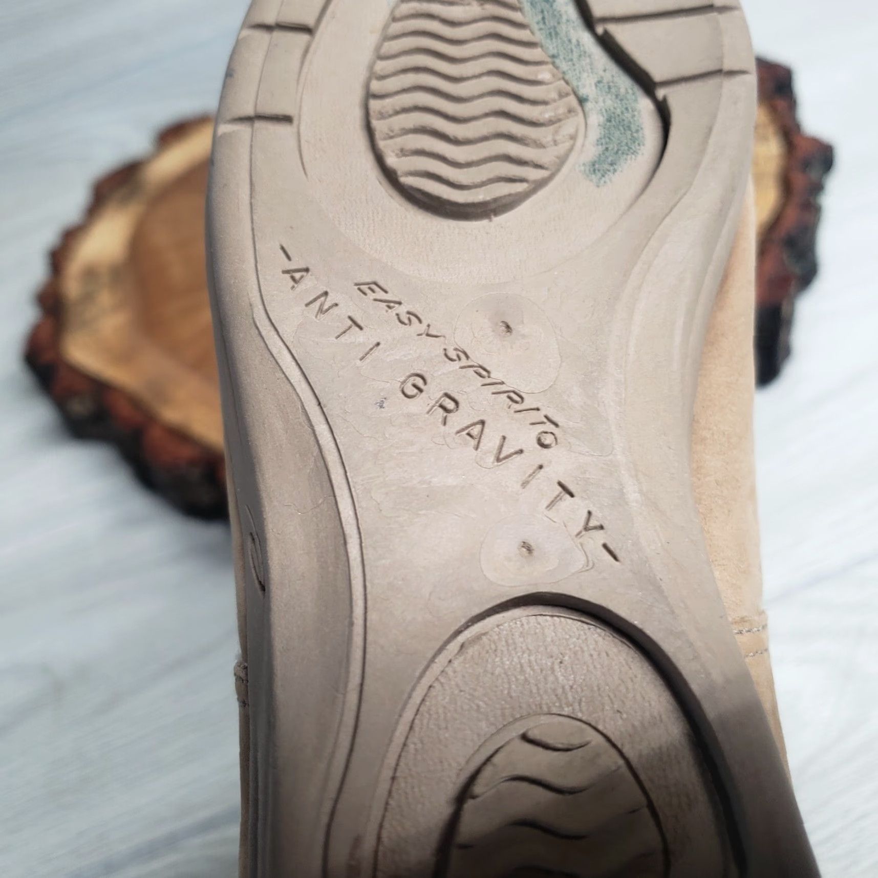 Vintage Easy Spirit Anti-Gravity Flats Women's Taupe Leather Suede Casual Size 8.5 M (Beige) Womens Shoes Size US 8.5 / IT 38.5 - 7 Thumbnail