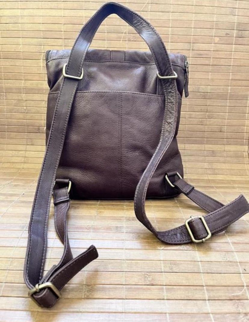 FatFace FatFace Heritage Oiled Leather Backpack Transformer Bag Size ONE SIZE - 4 Thumbnail