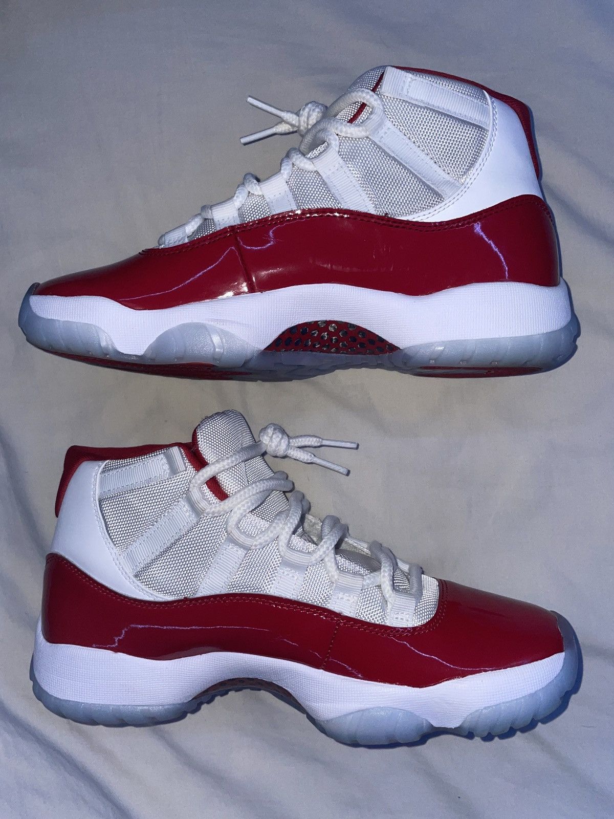 Jordan Brand Jordan 11 Cherry Size US 8.5 / EU 41-42 - 2 Thumbnail