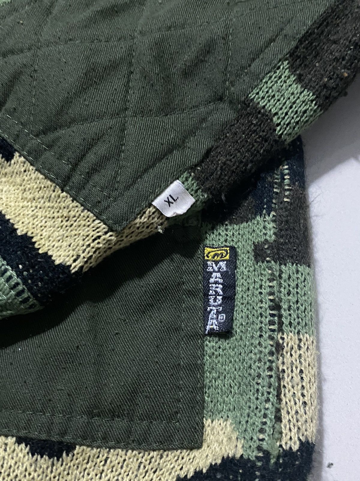 Japanese Brand Vintage Trashed Camo Military Knit Zip Jacket - L Size US L / EU 52-54 / 3 - 10 Thumbnail