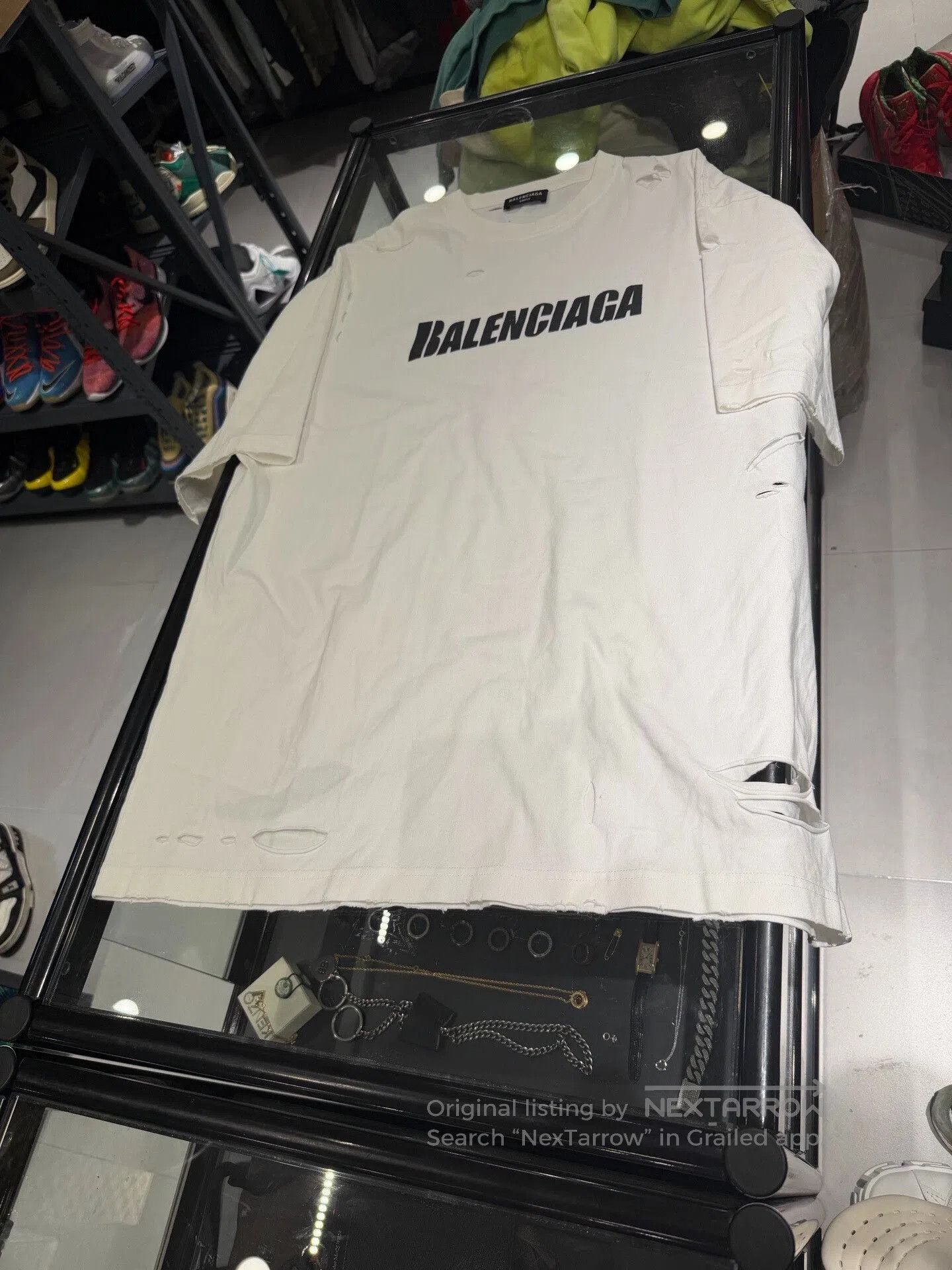 Balenciaga balenciaga classic distressed logo t. Size US S / EU 44-46 / 1 - 1 Thumbnail