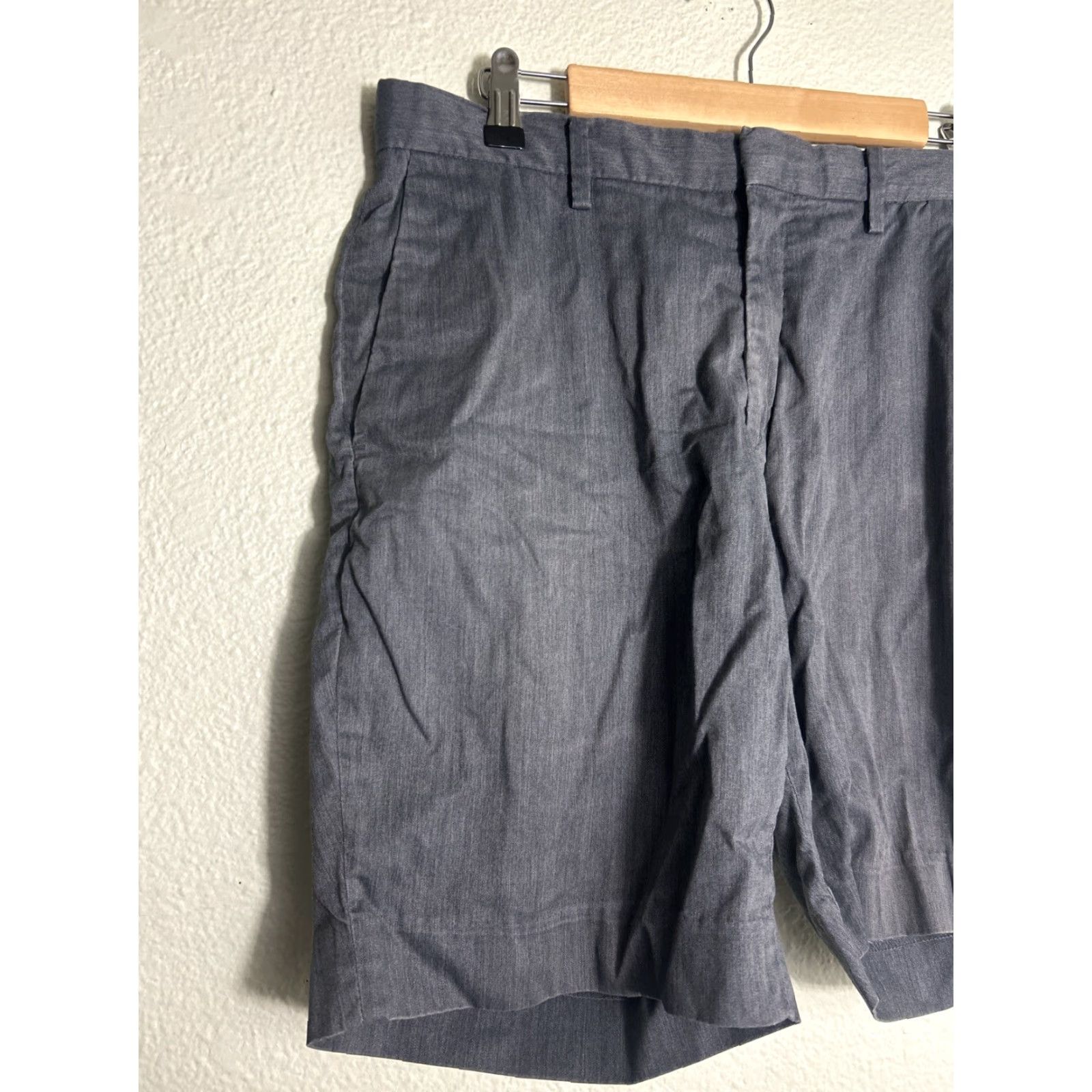 Uniqlo VINTAGE Uniqlo Mens Medium Gray Cotton Chino Shorts 34x9 M Gray Chino Shorts Mens Size US 31 - 2 Thumbnail