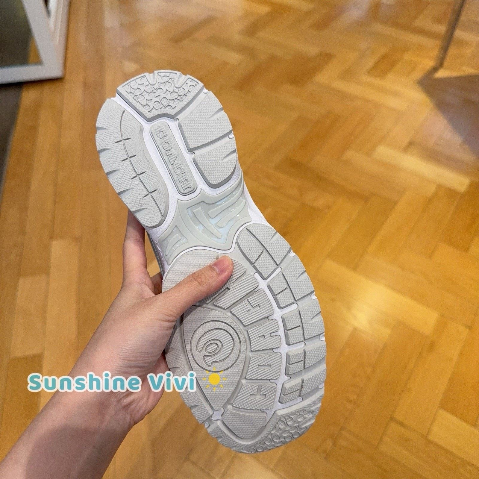 Coach NEW Coach woman's Sport Sneaker Light Grey CAS53 US 8 Size US 8 / IT 38 - 5 Thumbnail