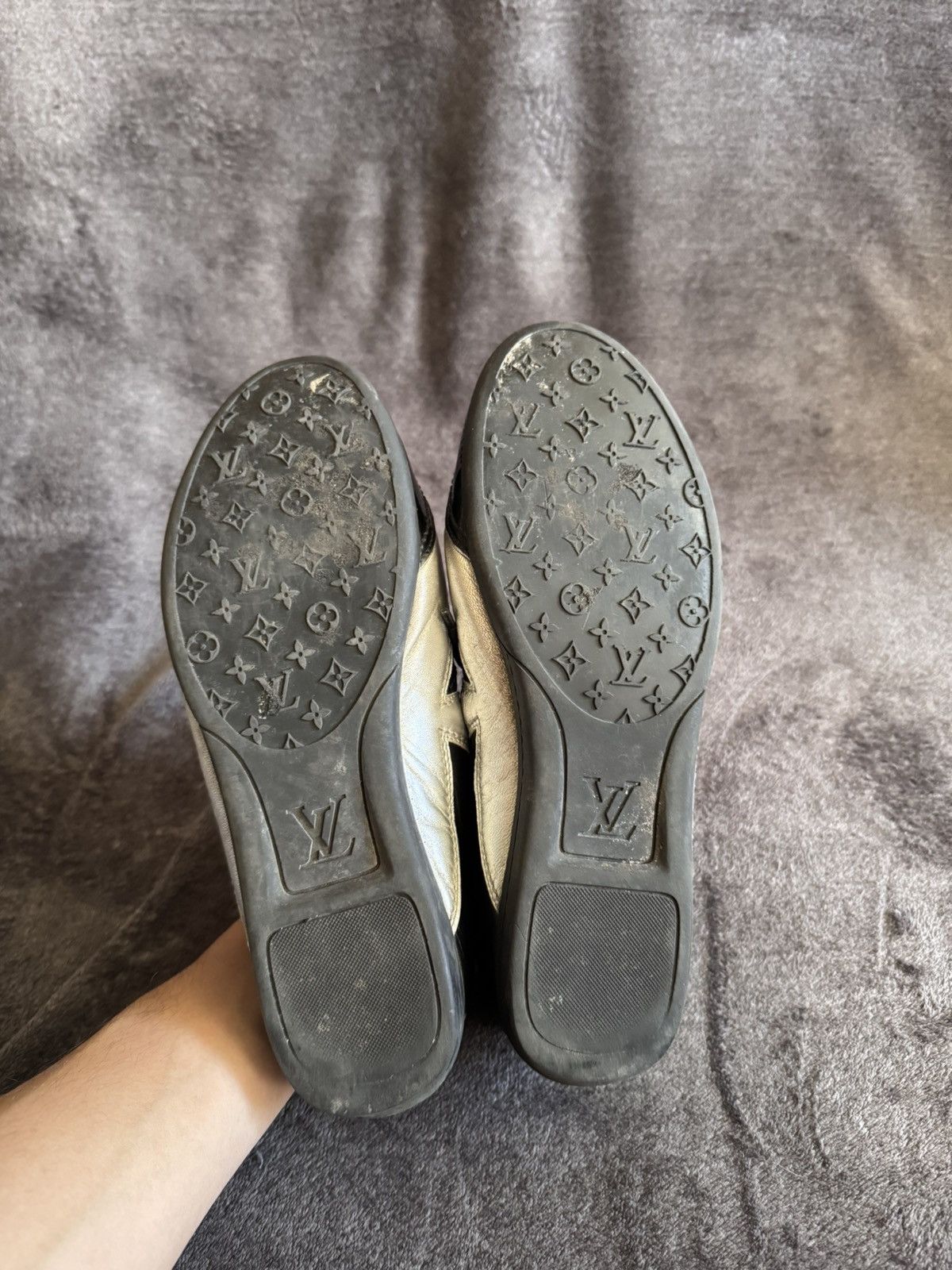 Louis Vuitton Luis Vuitton low-cut silver flower black leather sneakers Size US 7 / IT 37 - 16 Thumbnail