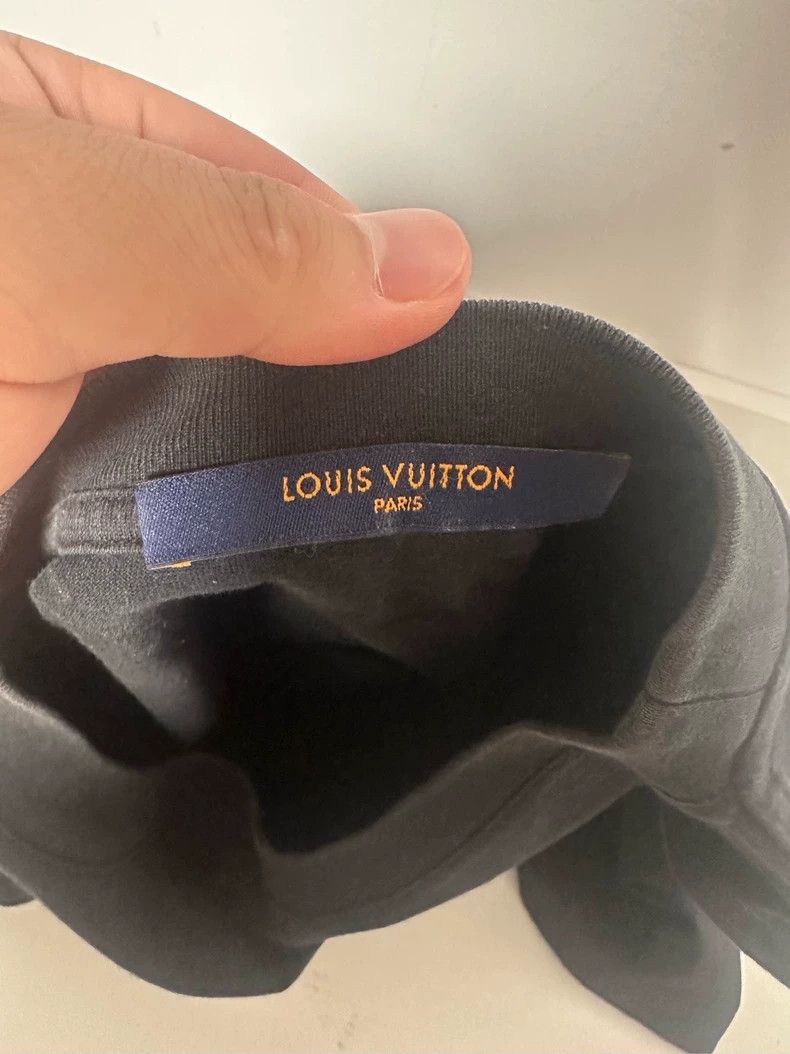 Louis Vuitton LOUIS VUITTON Warm letter logo short sleeve T-shirt Size US L / EU 52-54 / 3 - 3 Thumbnail
