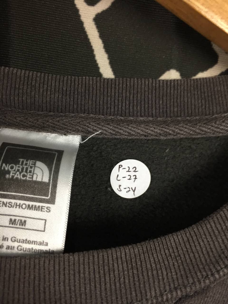 The North Face The North Face Big Logo Distressed Paint Splatter Sweatshirt Size US M / EU 48-50 / 2 - 19 Thumbnail