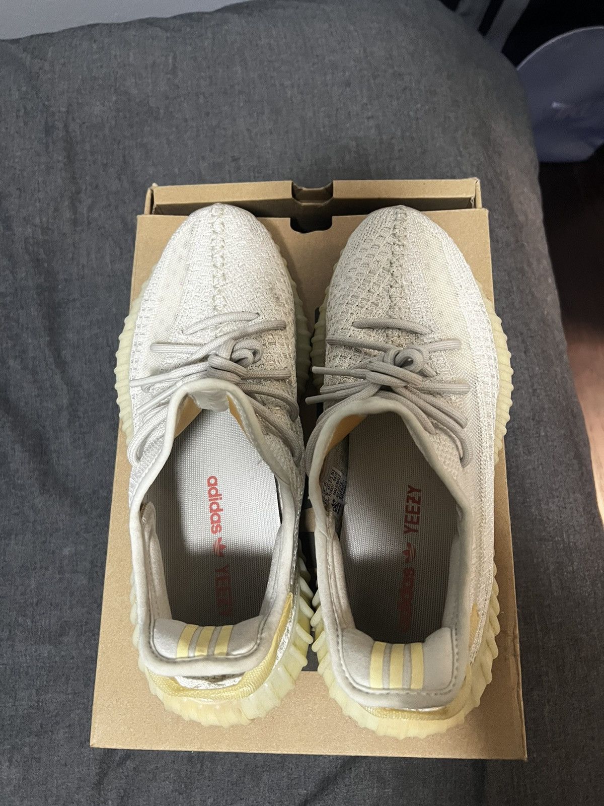 Adidas Yeezy Boost 350 V2 ‘Light’ Size US 9.5 / EU 42-43 - 4 Thumbnail