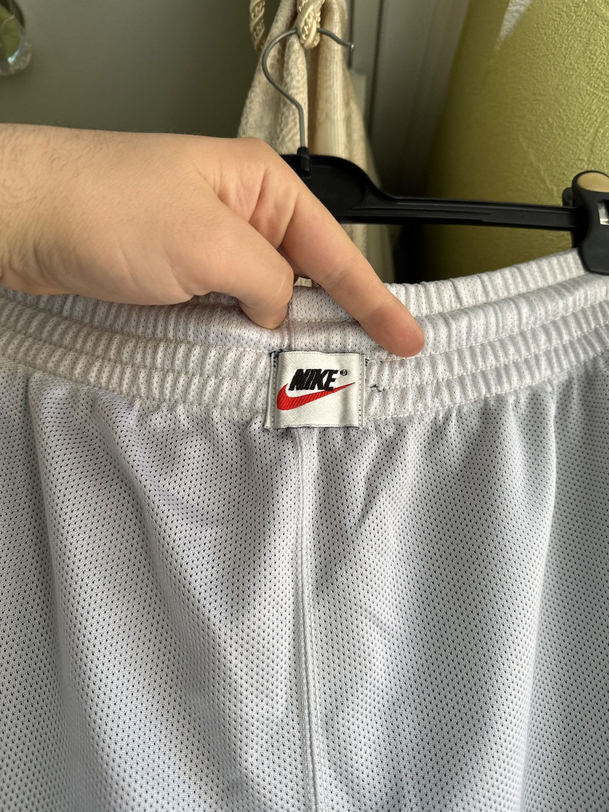 NBA × Nike × Vintage Vintage 90s Nike Basketball Reversible Shorts Big Logo Size US 36 / EU 52 - 11 Thumbnail