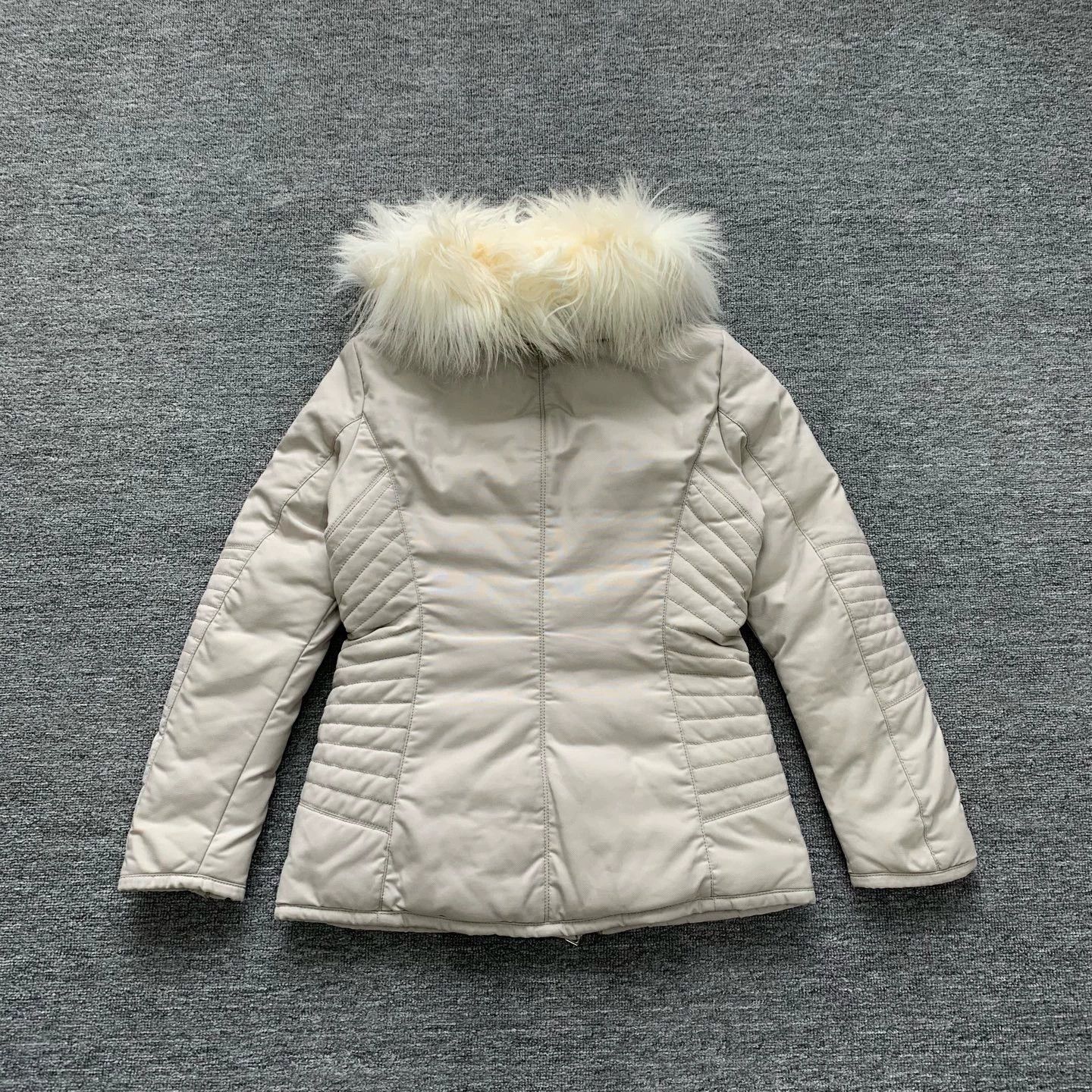 Moncler Moncler down jacket with fur collar and diagonal zipper Size M / US 6-8 / IT 42-44 - 2 Thumbnail