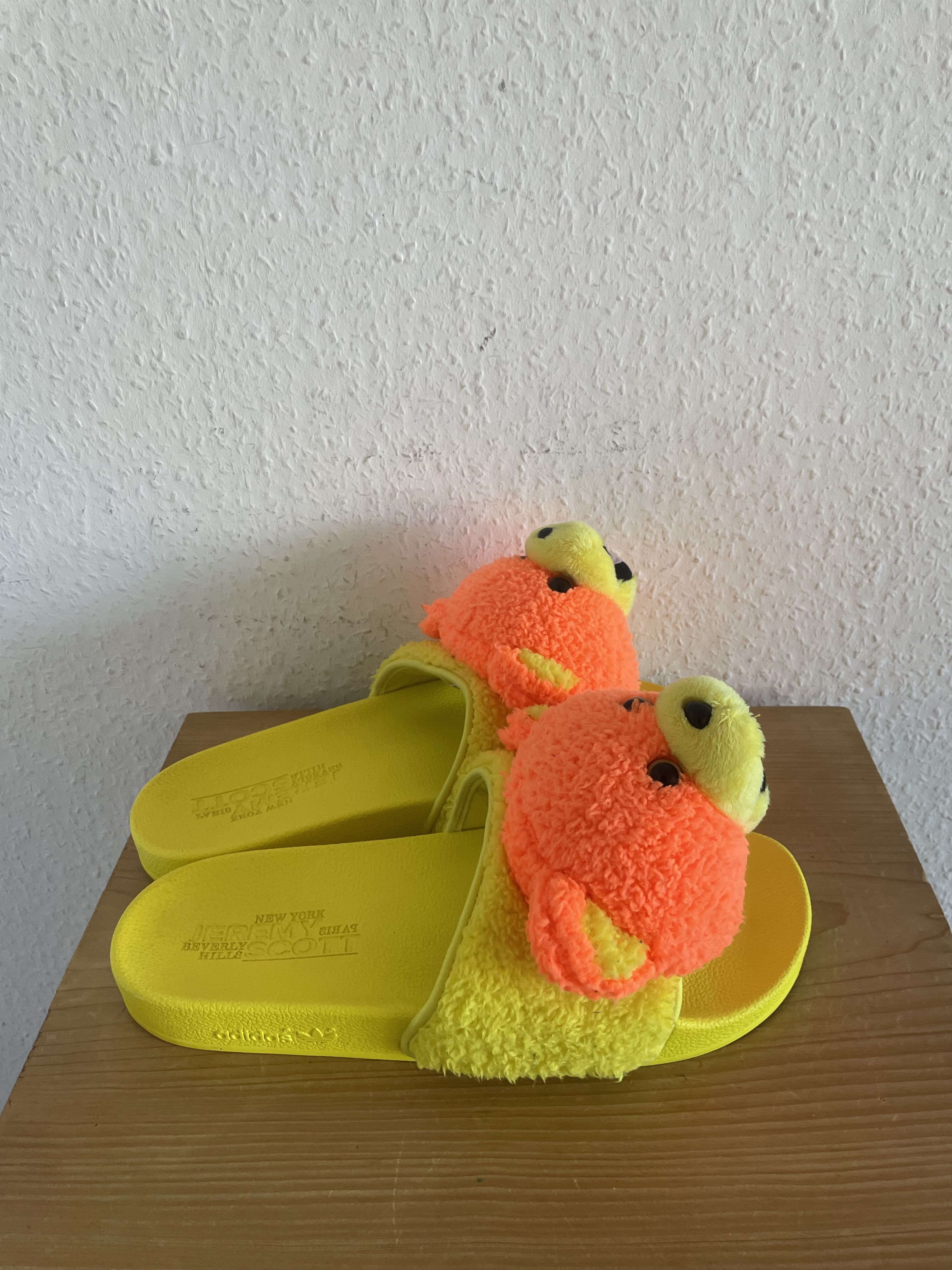 Adidas × Jeremy Scott Adilette Teddy Bear Slides Neon Size US 13 / EU 46 - 4 Thumbnail