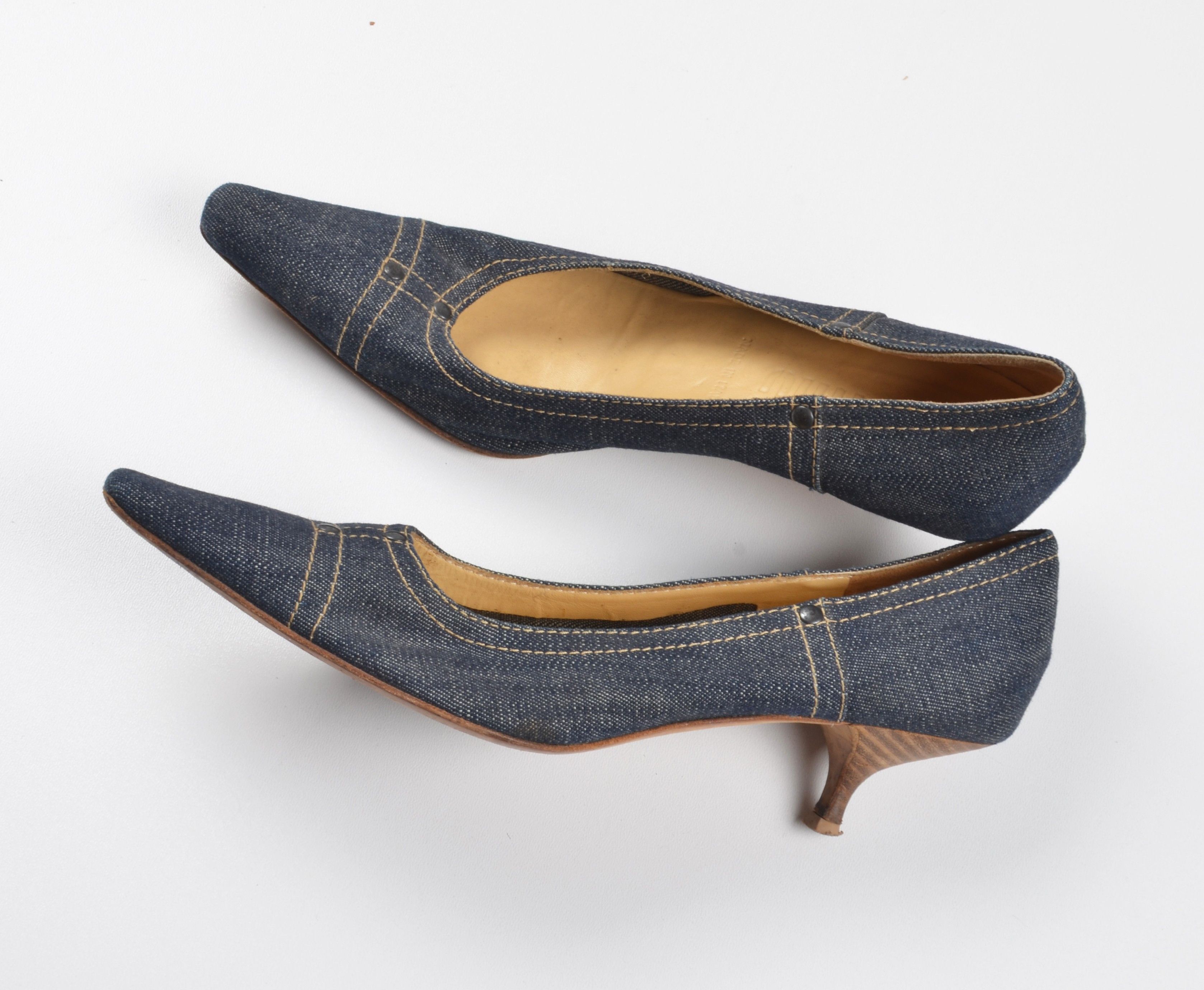 Miu Miu Vintage Miu Miu Blue Denim Pointed Toe Kitten Heel Pumps Size US 7 / IT 37 - 2 Thumbnail