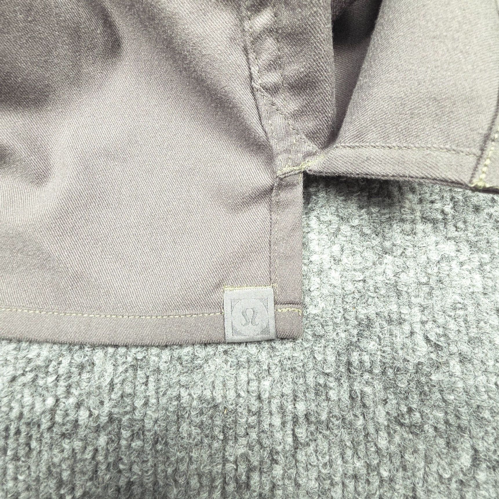 Lululemon Lululemon Commission Shirt Mens Small-Medium Gray Button-Up Performance Stretch Size US S / EU 44-46 / 1 - 5 Thumbnail