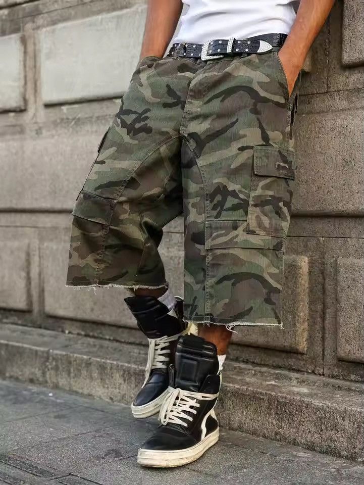 Japanese Brand Cargo distressed camo jorts Size US 32 / EU 48 - 1 Thumbnail