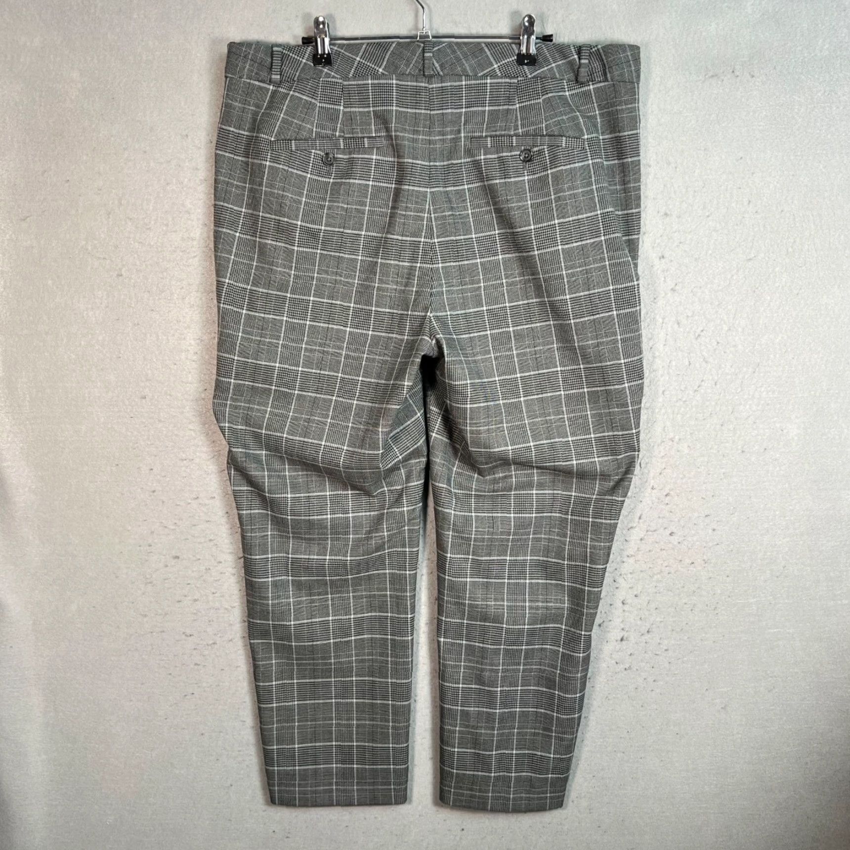 Banana Republic Banana Republic Curvy Avery Plaid Cropped Pants Size 16 Gray Black Tapered Size 38" / US 16 / IT 52 - 2 Thumbnail