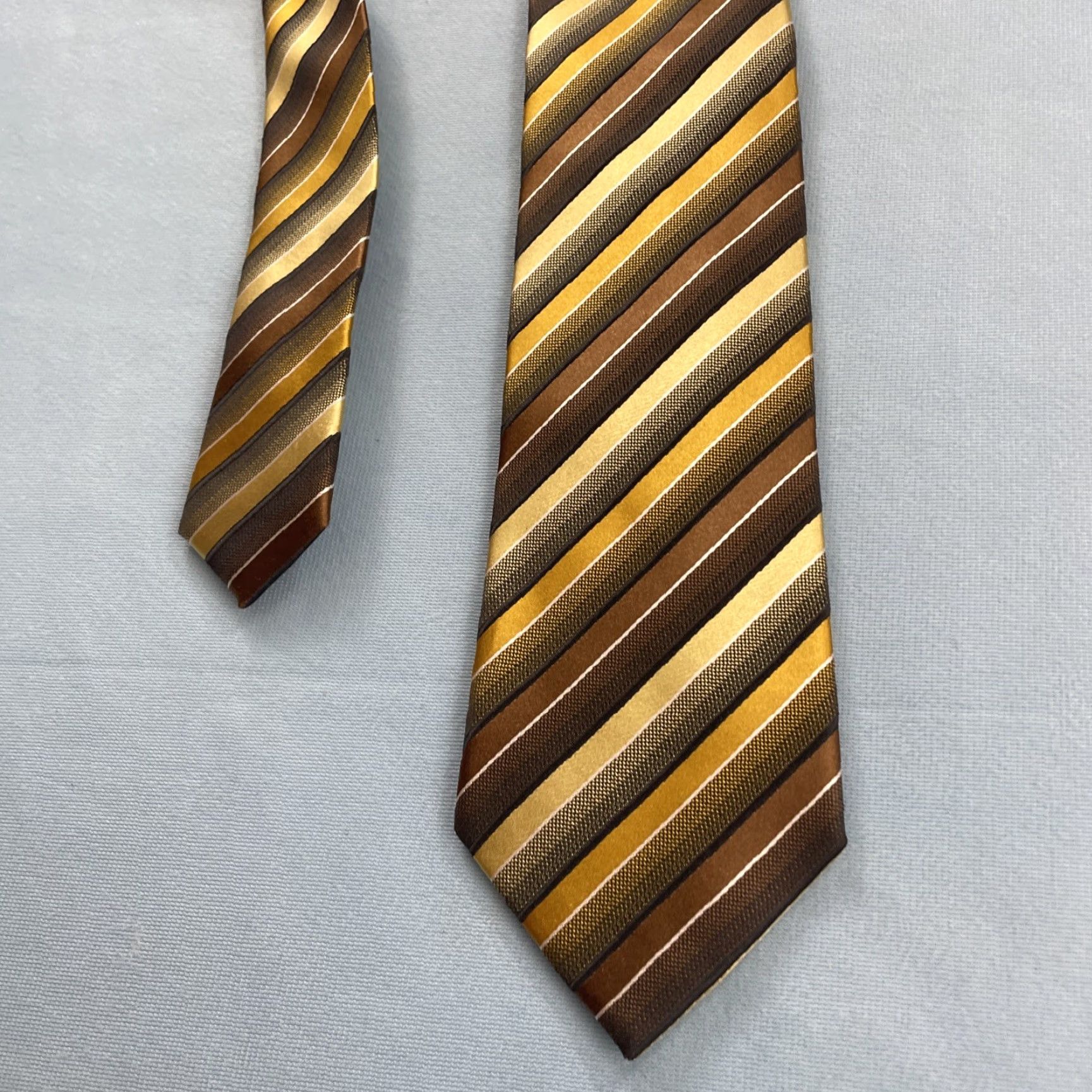Alfani VINTAGE Alfani Tie Stripe Silk Western Repp 3x59 Brown Yellow Gold Mens Tie Size ONE SIZE - 7 Thumbnail