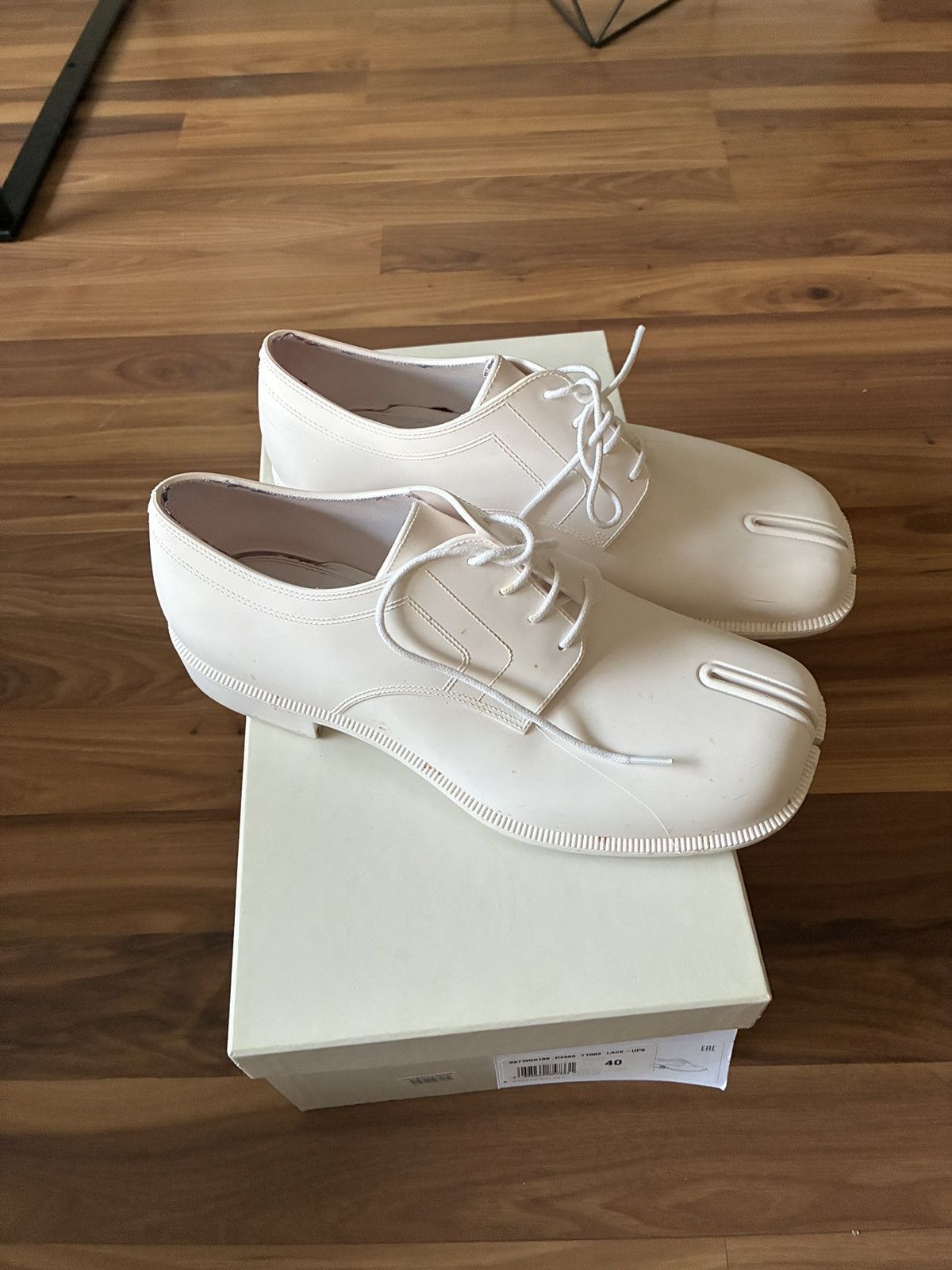 Maison Margiela Size 40 Leather Alternative Split Toe Derby Shoes in White, Men's