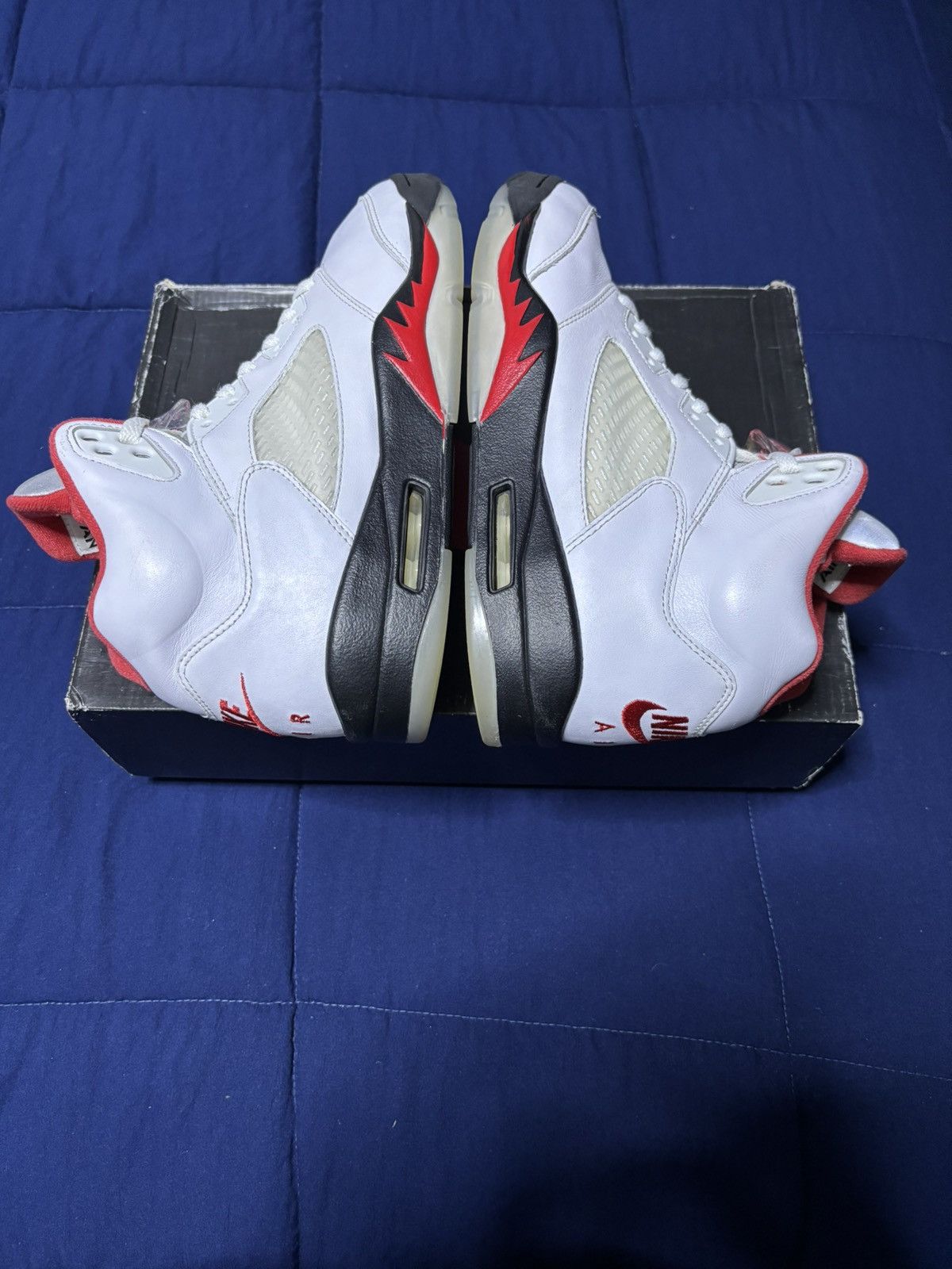 Jordan Brand Jordan 5 Retro White Fire Red 2020 Size 9.5 Size US 9.5 / EU 42-43 - 3 Thumbnail
